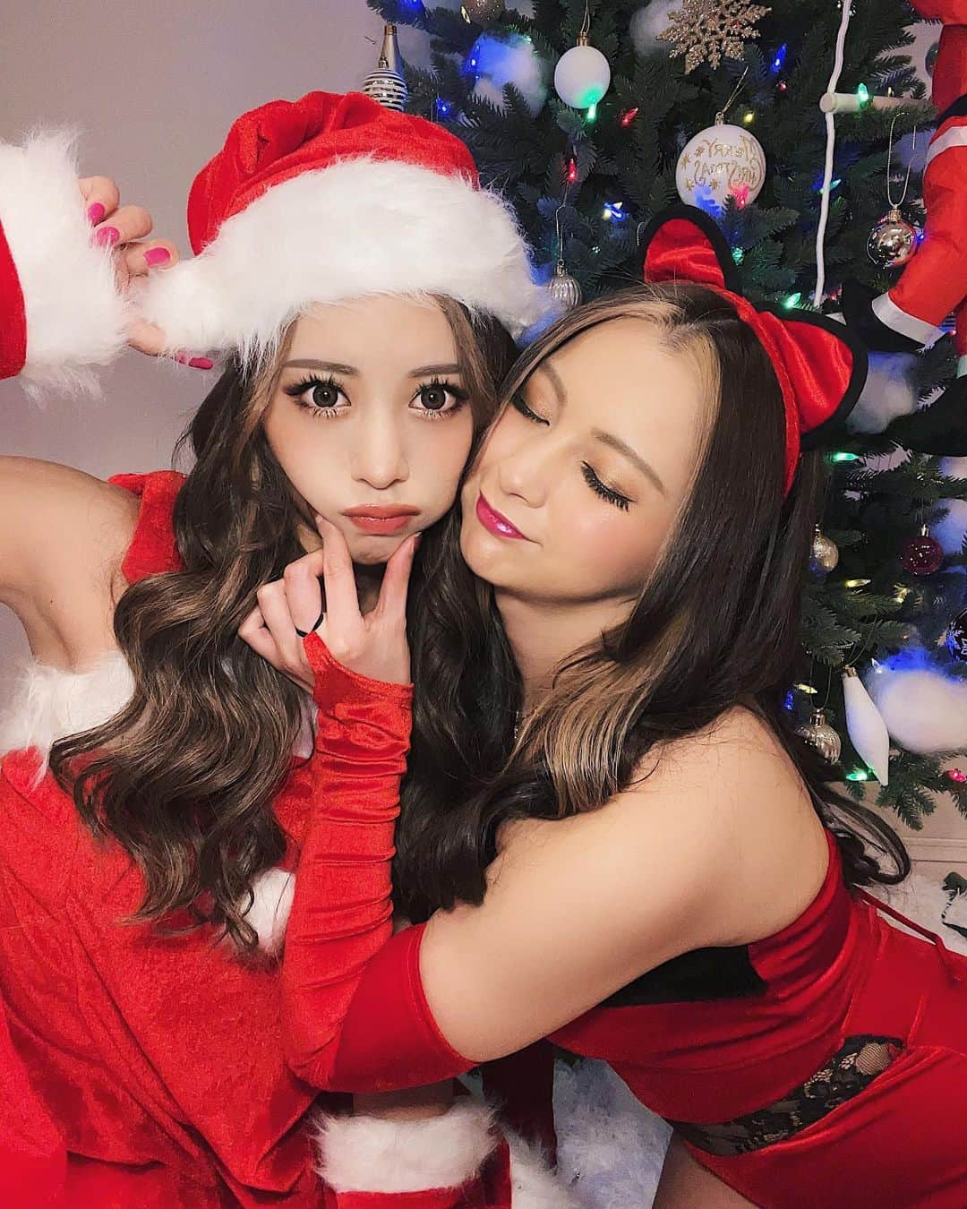 ゆきぽよさんのインスタグラム写真 - (ゆきぽよInstagram)「めりくりいぶ🎄♡ ぎゃるサンタだよ🎅🏽♡   #サンタコス  #ギャルサンタ  #クリスマス  #クリスマスツリー  #christmas  #christmastree  #ギャル」12月24日 14時46分 - poyo_ngy