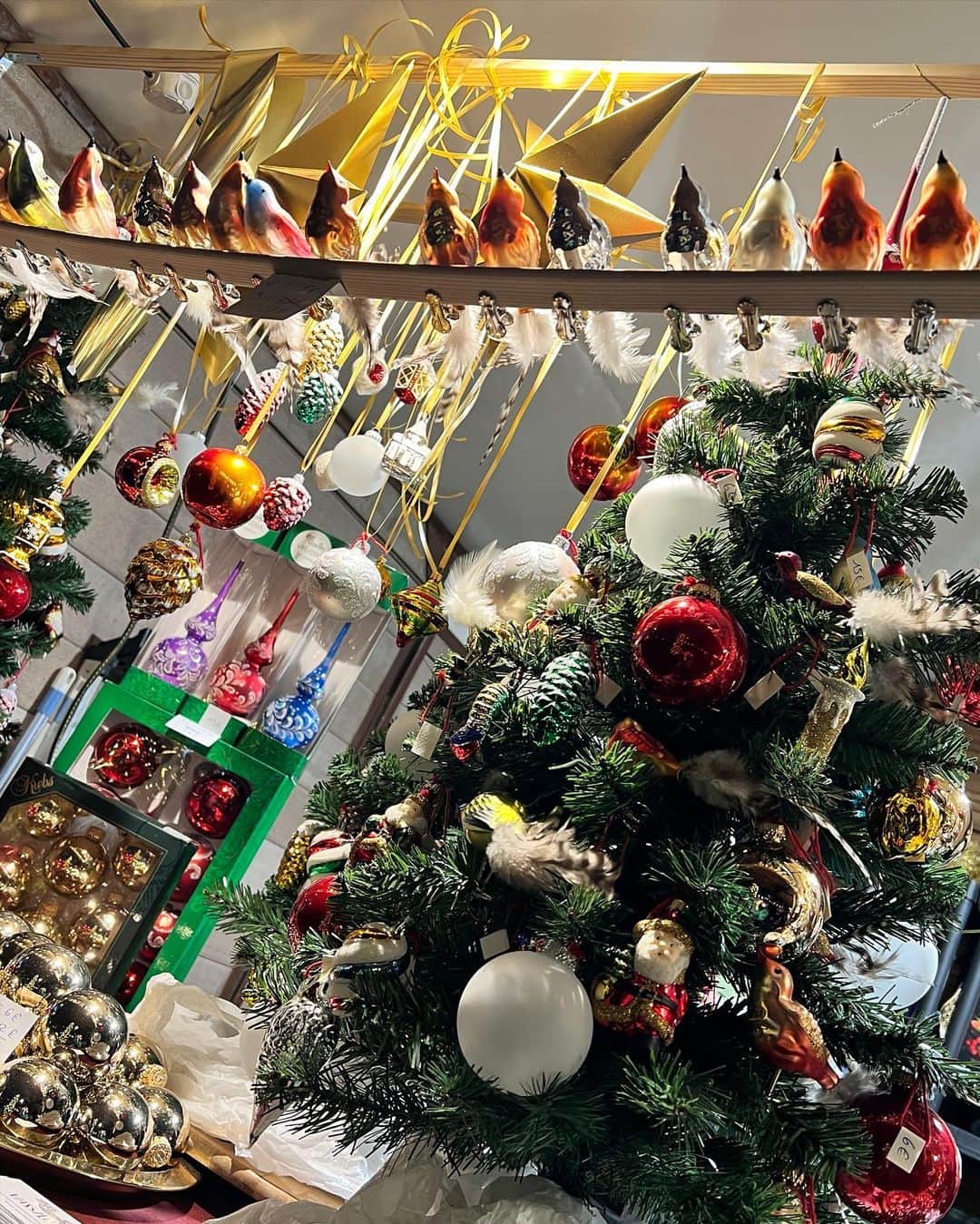 あやてん（島田彩加）さんのインスタグラム写真 - (あやてん（島田彩加）Instagram)「クリスマス終わる前に残しとこ投稿⑤  さいごイギリスとフランスで見たクリスマスっぽいものたち  クリスマスだいすき！来年も行けたらいいなあ」12月24日 19時40分 - ayatenchann