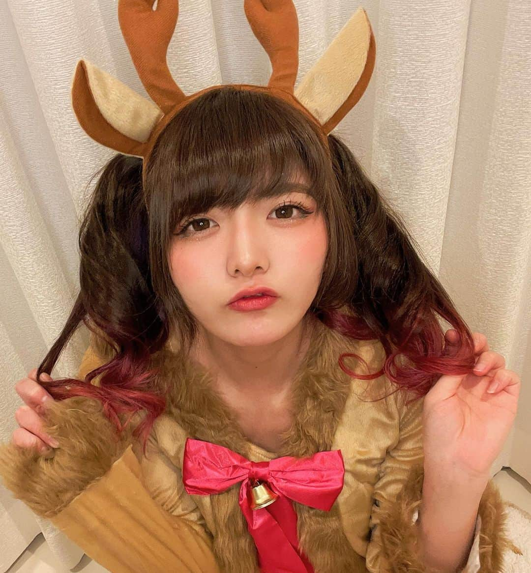 小鳩ミクさんのインスタグラム写真 - (小鳩ミクInstagram)「Merry Xmas🎄🕊po 鳩だけど トナカイになりましたっぽ。w tiktokでは動いてる 鳩トナカイがみれます。  #クリスマス  #コスプレ #トナカイ」12月25日 22時31分 - kobatomiku