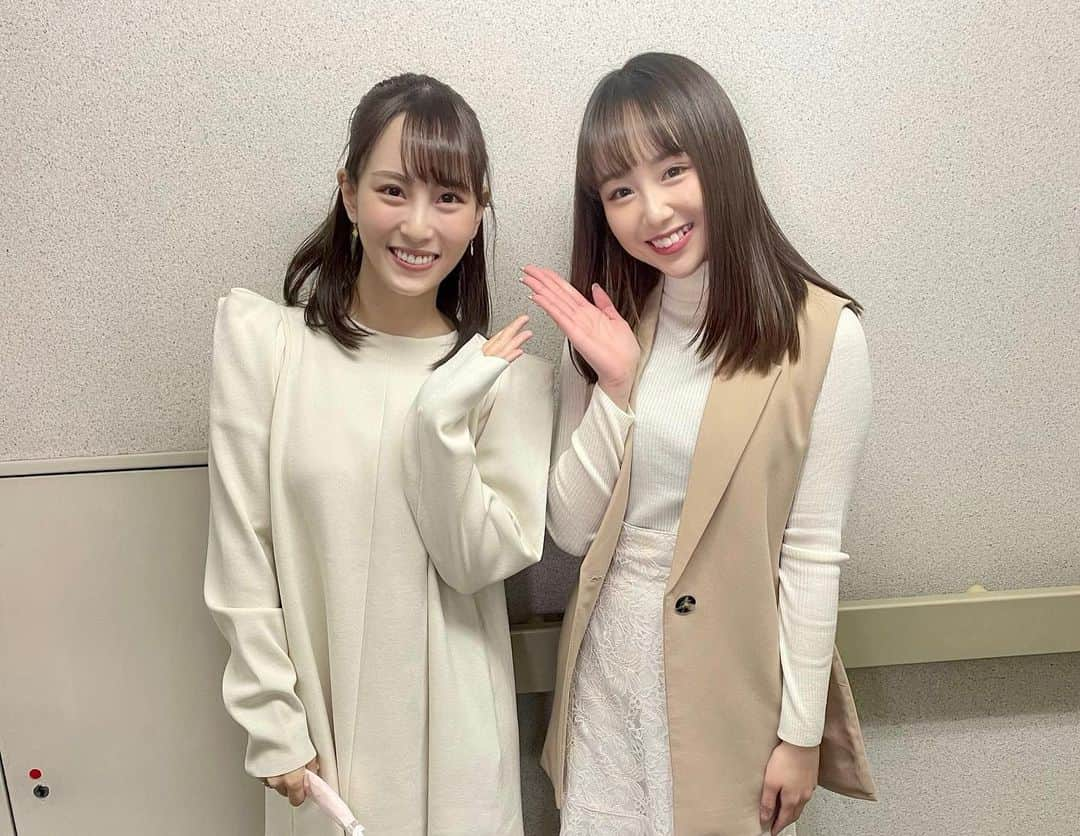 森田真理華さんのインスタグラム写真 - (森田真理華Instagram)「皆様へ 今週でタートピッ！リポーターを卒業しました。  3年間、長いようであっという間に過ぎてしまいした。 元から馬が大好きでしたが、 最初は競馬を好きになれるか不安がありました。  ニュースフラッシュでお話ししたように、1頭出走させるために本当に多くの方々の愛情と苦労が詰まっているかを目の当たりにしていつのまにか虜に。  汗と涙が入り混じる熱い世界です。  コロナ禍のため美浦トレセンに行けたのは1年と少しでしたが素晴らしい機会を頂けたこと、私の宝物です。 たくさんの方に出会い、優しくしていただいて、助けていただいて、幸せな3年間でした。  最後にトレセン行きたかったなー！  見守ってくださった皆様 本当にありがとうございました！」12月26日 22時48分 - marika__morita