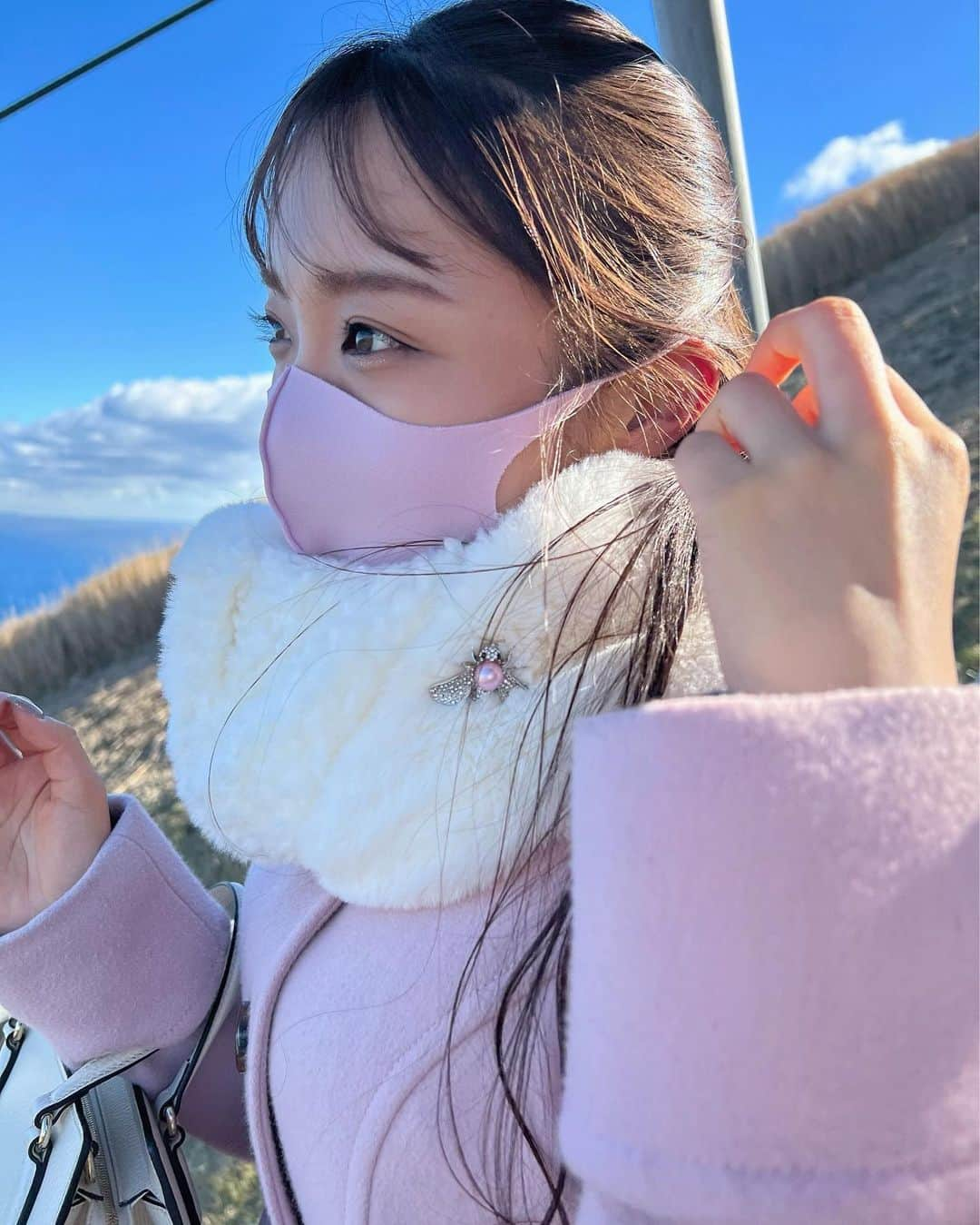 勝又彩央里さんのインスタグラム写真 - (勝又彩央里Instagram)「空気が美味しい🌬 絶景でした🗻  #冬休み #大学生 #女子大生 #コーデ #今日のコーデ #ピンク #ピンクコーデ #セントフォース #セントフォースsprout #ootd #pink #japan #観光 #ハーフアップ #山」12月30日 21時43分 - saorinoel