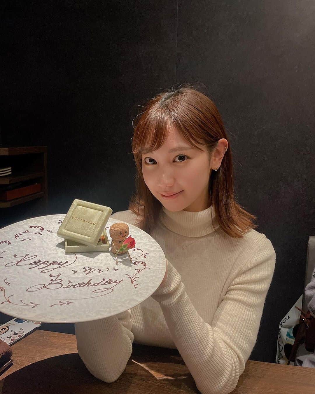 島田玲奈さんのインスタグラム写真 - (島田玲奈Instagram)「. ディズニーに行った後は @ushimitsu_nishiazabu でゆいちゃんのお誕生日ディナーしました🎂 . 味も見た目も素敵なので、お祝いにピッタリなのです🥰 . 毎年みんなでそれぞれのお誕生日をお祝いできて幸せ！ . 来年も楽しいお誕生日をみんなで過ごせますように✨ . #うしみつ西麻布」12月31日 21時07分 - smd_rn321