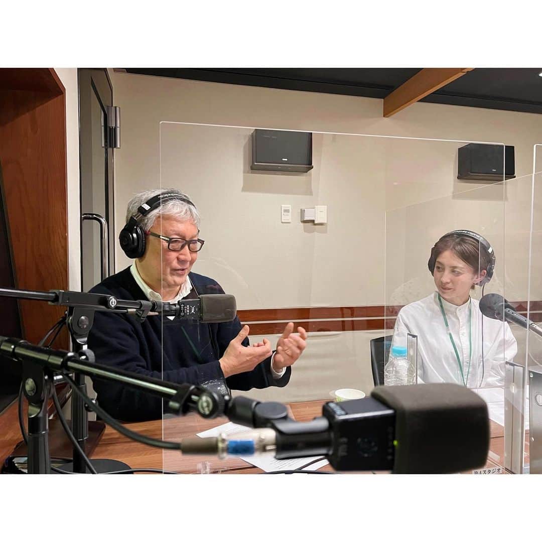 宮司愛海さんのインスタグラム写真 - (宮司愛海Instagram)「きょう2日24:00〜TOKYO FM「澤本・権八のすぐに終わりますから。」ゲスト出演させていただいております。  ここに何故私が、、？という感じで大変恐縮ですが、私が澤本さんの脚本されたドラマ#潜水艦カッペリーニ号の冒険 の宣伝番組を担当させていただいており、その流れでラジオも、、、ということでお邪魔することになりました。笑  同じくゲストとしていらした監督・馬場康夫さんに私がドラマの見どころを伺うという不思議な展開、、 楽しかったです！ (来週9日も出演させていただきます)  ドラマは明日3日21時からです。  #すぐおわ #tokyofm」1月2日 20時54分 - manami_miyaji