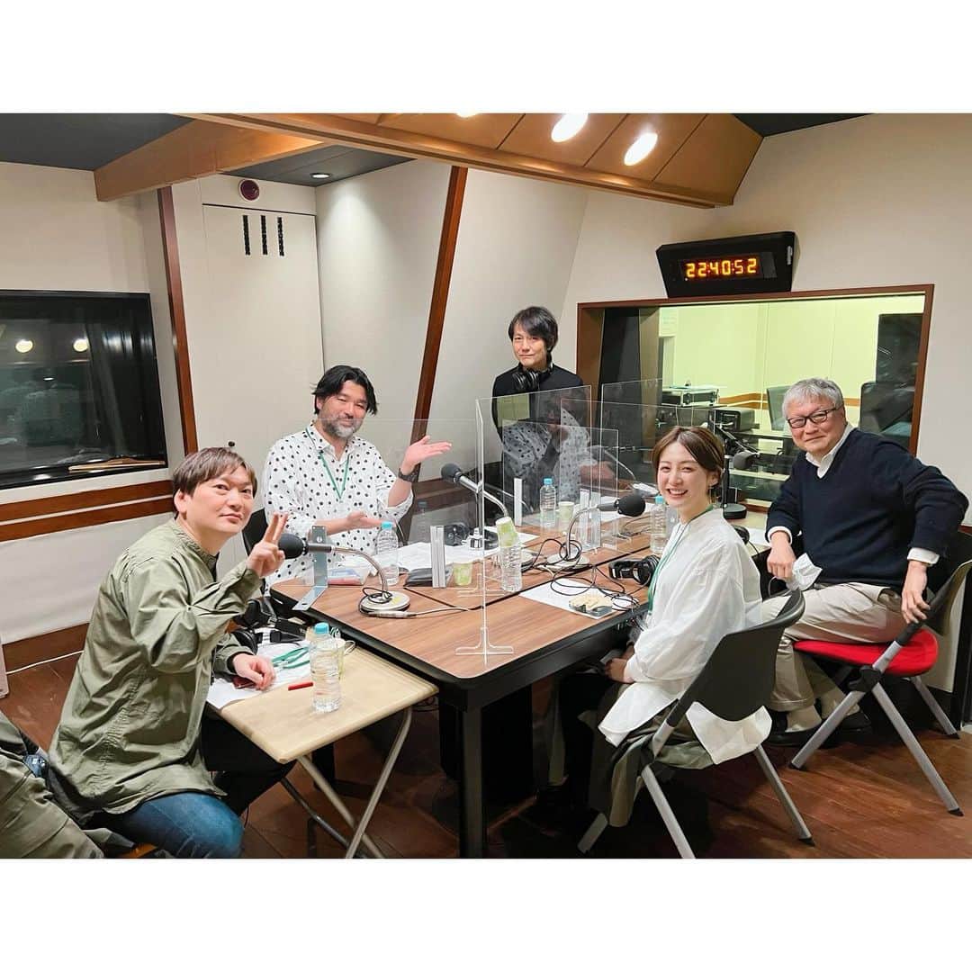 宮司愛海さんのインスタグラム写真 - (宮司愛海Instagram)「きょう2日24:00〜TOKYO FM「澤本・権八のすぐに終わりますから。」ゲスト出演させていただいております。  ここに何故私が、、？という感じで大変恐縮ですが、私が澤本さんの脚本されたドラマ#潜水艦カッペリーニ号の冒険 の宣伝番組を担当させていただいており、その流れでラジオも、、、ということでお邪魔することになりました。笑  同じくゲストとしていらした監督・馬場康夫さんに私がドラマの見どころを伺うという不思議な展開、、 楽しかったです！ (来週9日も出演させていただきます)  ドラマは明日3日21時からです。  #すぐおわ #tokyofm」1月2日 20時54分 - manami_miyaji