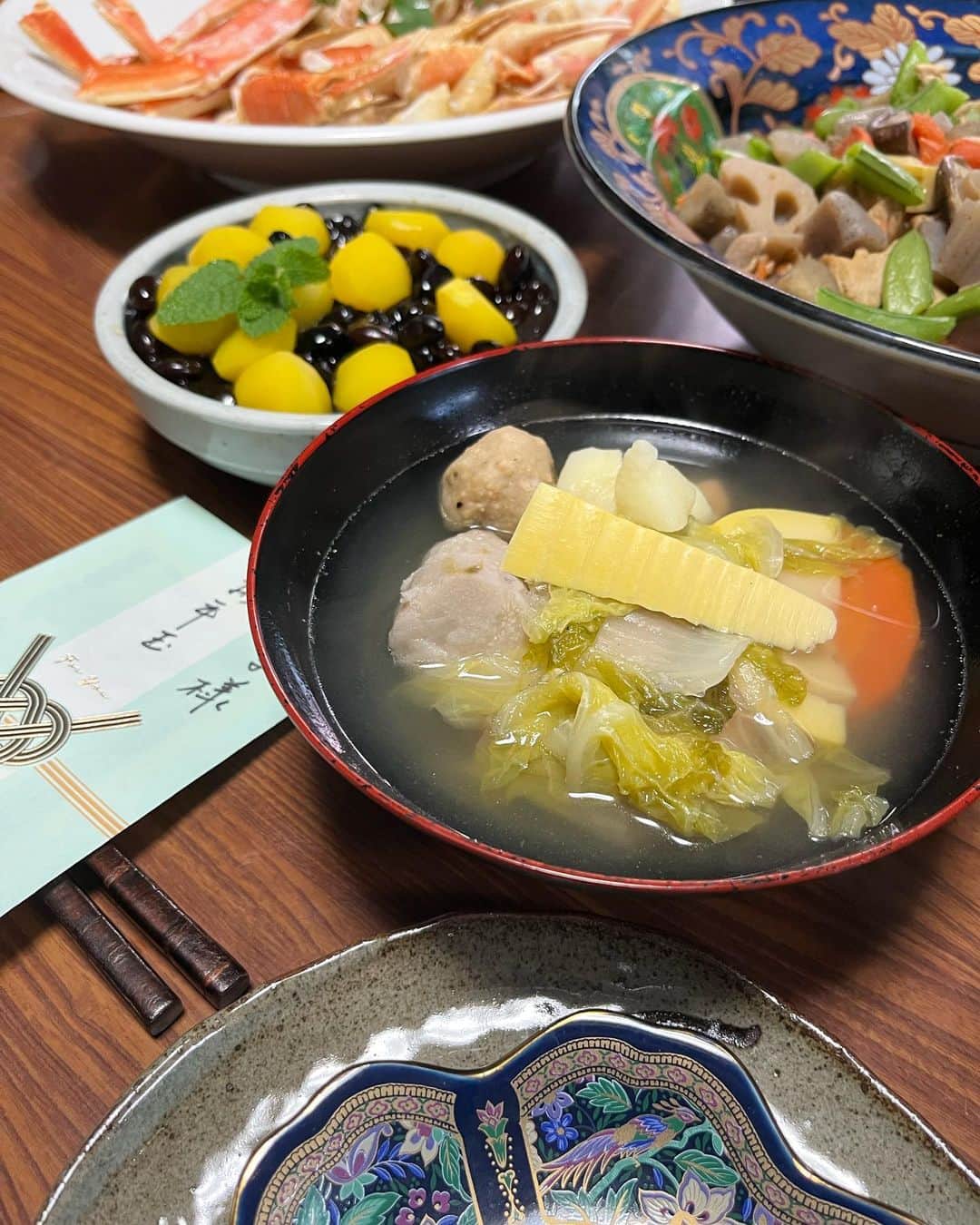 永江梨乃さんのインスタグラム写真 - (永江梨乃Instagram)「毎年おばあちゃんが手作りのお節料理を作ってくれるんです、、  今年も美味しかったな〜！」1月2日 21時54分 - rino_nagae
