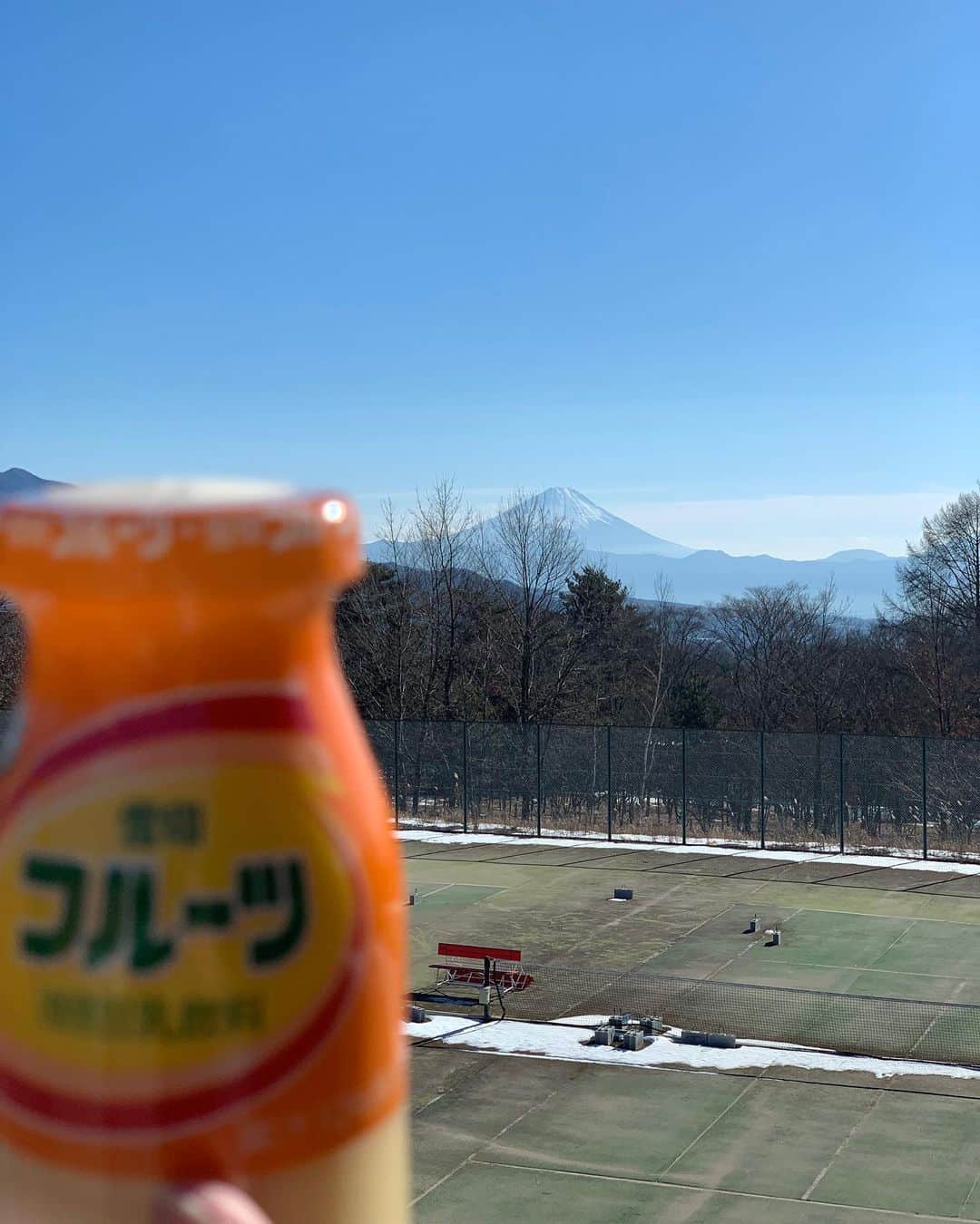 向井慧さんのインスタグラム写真 - (向井慧Instagram)「富士見整い。 #富士山見ながら入れる #サウナ #甲斐大泉パノラマの湯 #脱衣所で自分のロッカーの周りだけ混み合う現象 #あれの名前知りたい #今年もよろしくお願いします」1月3日 17時31分 - p.mukai_satoshi