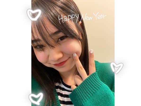 仲吉玲亜さんのインスタグラム写真 - (仲吉玲亜Instagram)「🐯♡  あけましておめでとうございます。  今年も自分らしく頑張っていきます。 これからも応援よろしくお願いします🙇🏼‍♀️  前髪がどんどん長くなってきました。。  最近はずっと前髪をあげてましたが今日久しぶりに下ろすと長くてびっくりしました🙀  #HappyNewYear #あけましておめでとうございます #寅年 #jk1 #fjk #仲吉玲亜」1月5日 19時45分 - reianakayoshi_official