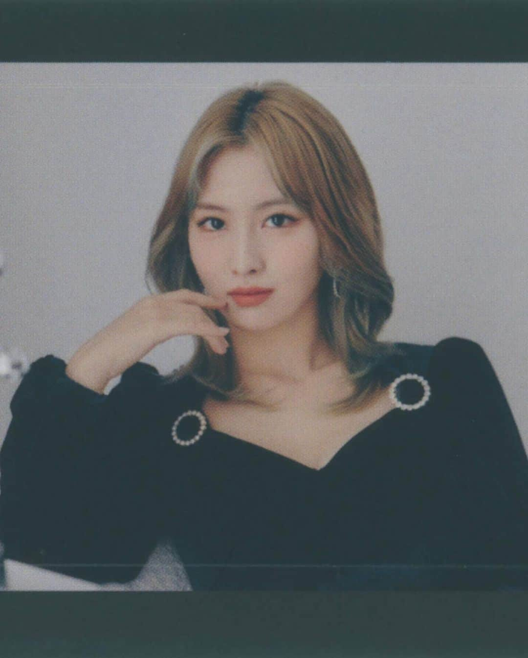 モモさんのインスタグラム写真 - (モモInstagram)「♡ [Scan] 220102 - TWICE 4th World Tour Merchandise   -  #MOMO #트와이스 #모모 #平井もも #もも #TWICE © njmsjmdct2」1月5日 20時46分 - momojype