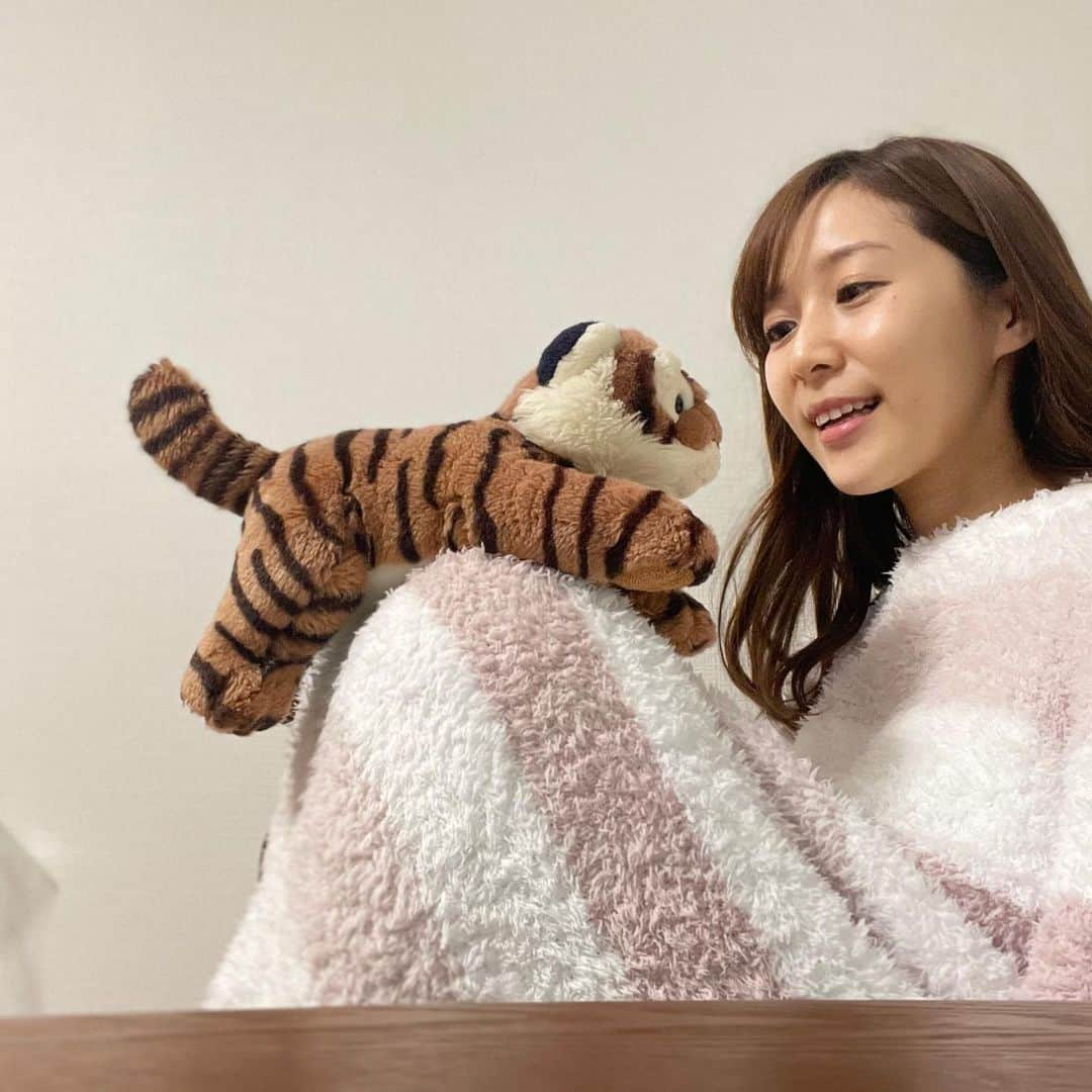 小野澤玲奈さんのインスタグラム写真 - (小野澤玲奈Instagram)「今年もよろしくお願いします🐯  お正月は本当に一瞬で イカゲームを見て終わりました。🙄  #ホワイトタイガー #伊豆アニマルキングダム  #🐅  #お正月料理 #ママの手作り」1月6日 21時10分 - reina.onozawa