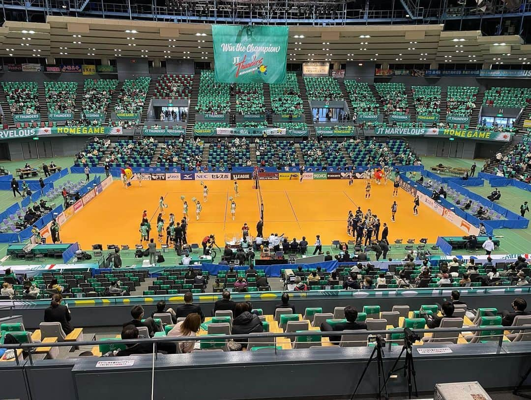 高橋みゆきさんのインスタグラム写真 - (高橋みゆきInstagram)「終わりました😃 バレーボール🏐2021-22　VリーグDIVISION　1 「ＪＴマーヴェラス　ｖｓ　日立Ａｓｔｅｍｏリヴァーレ」 10：55～14：00（生放送）  ◇テレビ新広島 全力応援Ｖリーグ中継 14：00～16：00（中継録画） #フジテレビnext #広島 #🏐」1月8日 15時13分 - shin_miyukichi