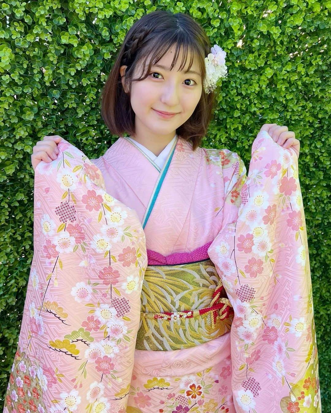 金城成美さんのインスタグラム写真 - (金城成美Instagram)「毎年赤だけど、今年はピンクのお着物にしましたでござる🌸 * #お正月 #着物 #kimono」1月8日 17時18分 - kinjo_narumi