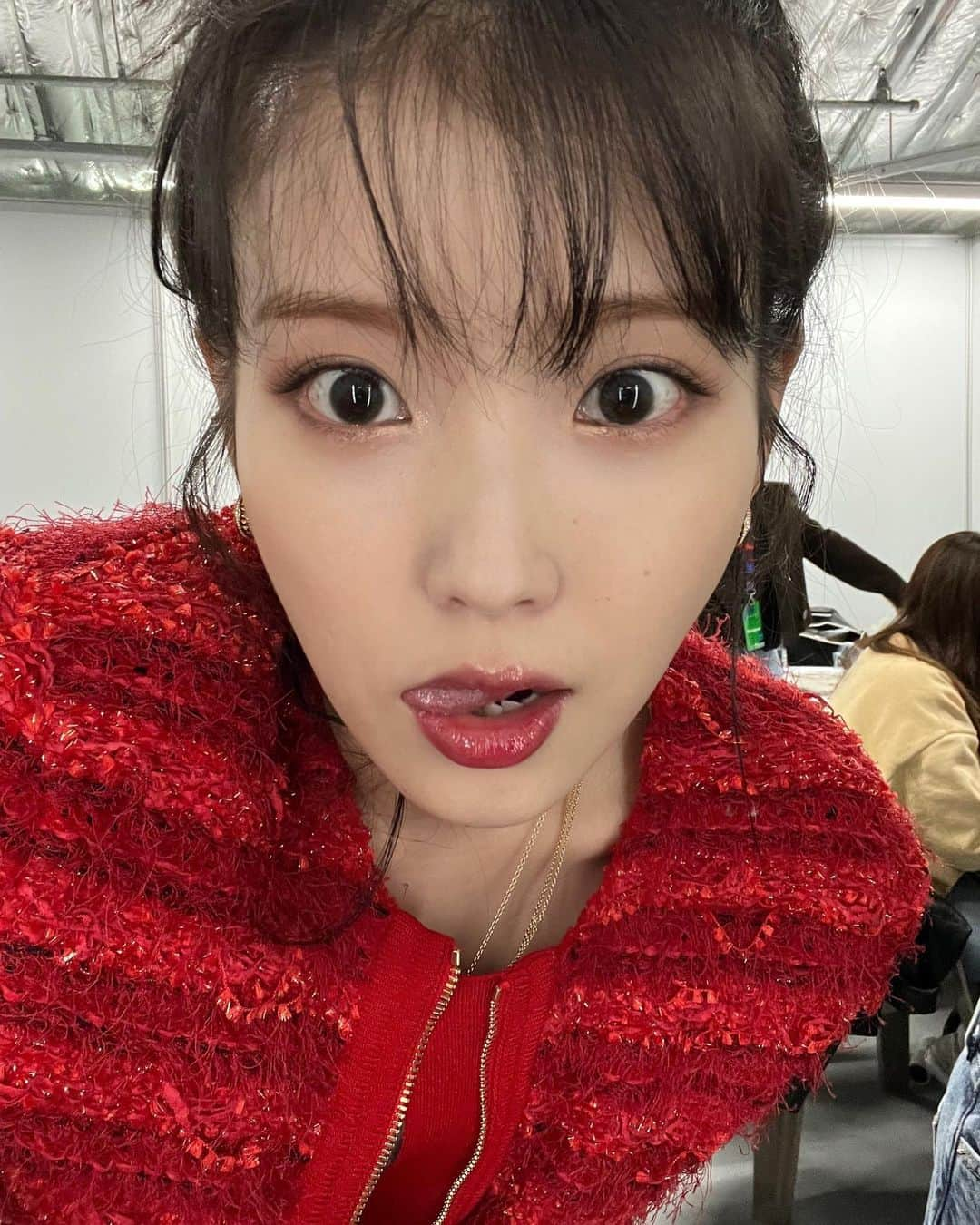 IUさんのインスタグラム写真 - (IUInstagram)「Celebrity 🌹」1月9日 14時20分 - dlwlrma