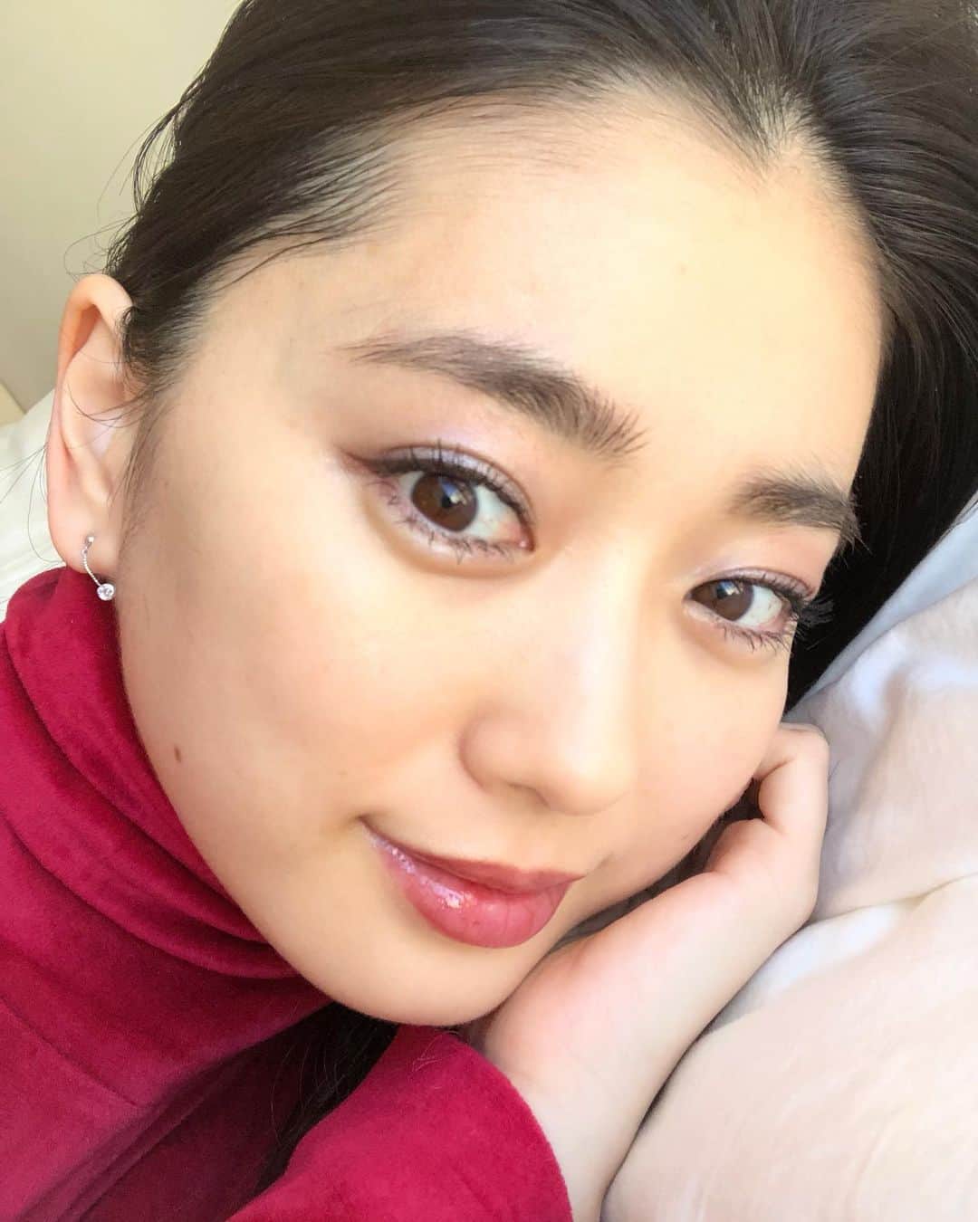 松永ちさとさんのインスタグラム写真 - (松永ちさとInstagram)「👀💗💙 @toonecosmetics  ほしかったgrayishな色 目の血管と色かぶってるね笑 グレー顔がしまっていい〜♫♫ 大人ぽくて気に入った♡♡ #toone#eyemake #eyeshadow pinkblue#BLD01 #beauty #chisamake #松永ちさと」1月10日 13時33分 - chisato_matsunaga
