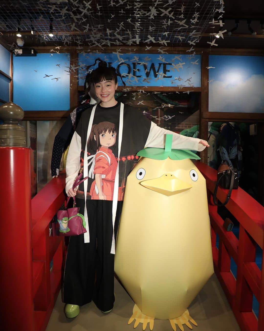 モトーラ世理奈さんのインスタグラム写真 - (モトーラ世理奈Instagram)「LOEWE✖️千と千尋の神隠し  どれも可愛くて、ニヤニヤしちゃいました♡  ここunknown harajukuで行われているポップアップストアは1月16日まで開催中です。  #ロエベとジブリ  #LOEWEspritedaway #LOEWE #スタジオジブリ #spritedaway」1月10日 18時47分 - sereeeenam