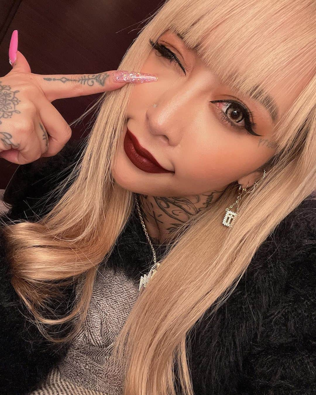 泉麻那さんのインスタグラム写真 - (泉麻那Instagram)「カラコン強め👁❤️‍🔥  #tattoo #tattoos #tat #tattooart #ink #inked  #inkedgirls #tattoogirl #タトゥー #泉麻那 #izumimana」1月12日 20時33分 - izumana19890629