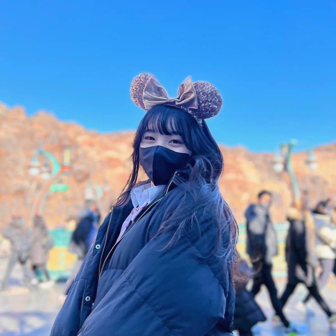 栗田桃花さんのインスタグラム写真 - (栗田桃花Instagram)「ディズニーシー♡🐭🏰 修学旅行がどこかへ消えてしまったので、卒業旅行代わりとして友達と行ってきました(っ´ω`c) すごく楽しかった🥰 ・ #卒業旅行 #ディズニーシー #ljk #ljkの素敵な思い出 #制服ディズニー」1月12日 21時27分 - kurimomo330