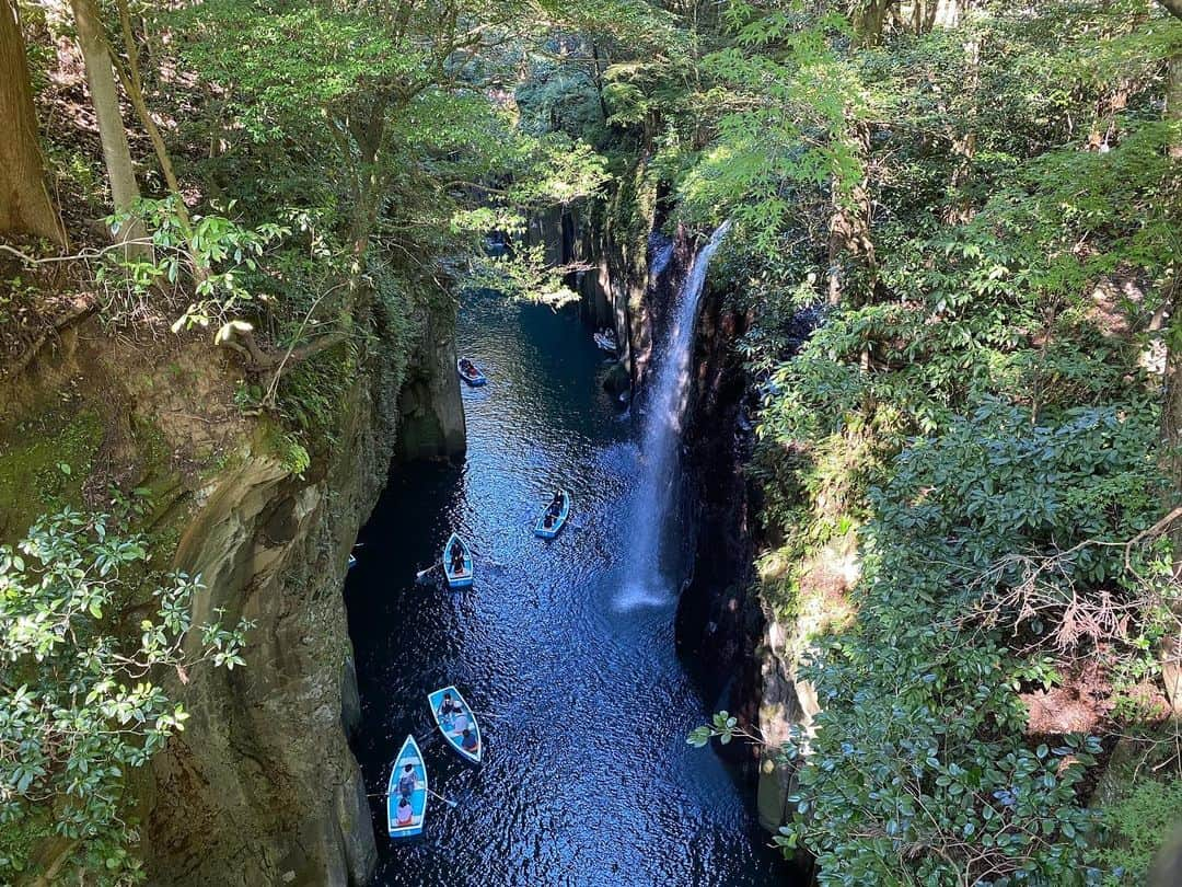 中島遥さんのインスタグラム写真 - (中島遥Instagram)「大分空いちゃったけど、去年の宮崎旅の続き👍 ステーキランチの後は、名所、高千穂峡に行ってきました🙏ここは福岡来た時からずっと行きたいと思ってた所🙈行けてよかった👍✨ 緑豊かな感じと、綺麗な川のコラボ🌳🚣‍♂️ もう癒し空間でした😚✨  #宮崎旅行#高千穂#高千穂峡 #旅行#travel#宮崎県#絶景#お出かけ#宮崎グルメ #撮影#portrait#ファインダー越しの私の世界#東京カメラ部#カメラ#一眼レフ#フォロー#カメラ女子#自然#follow#japan#いいね#コメント#ありがとうございます#japanesefood」1月18日 19時50分 - haruka_nakashima