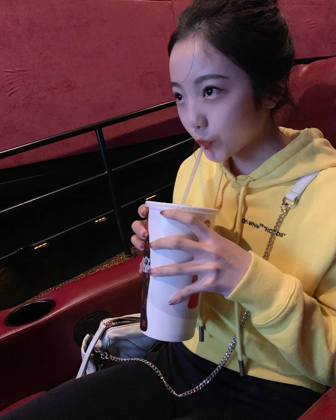 本田真凜さんのインスタグラム写真 - (本田真凜Instagram)「2019🥤💛🖤 Photo by mama #こっそりアーカイブ」1月19日 23時48分 - marin_honda