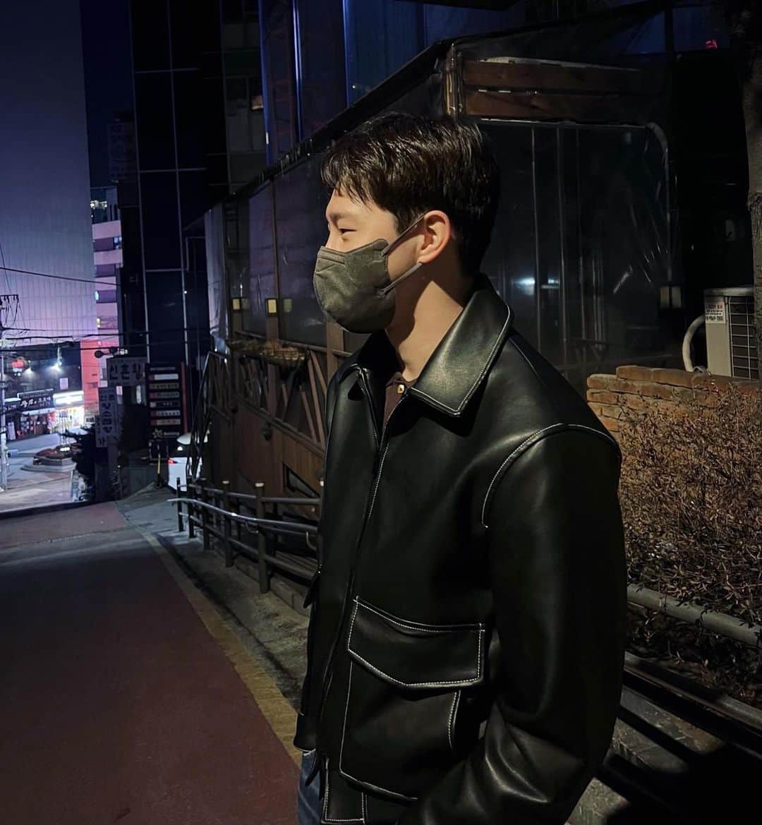 クォン・ヒョンビンさんのインスタグラム写真 - (クォン・ヒョンビンInstagram)「자켓 쵝오😍 #광고 #무신사_라퍼지스토어」1月21日 17時09分 - komurola