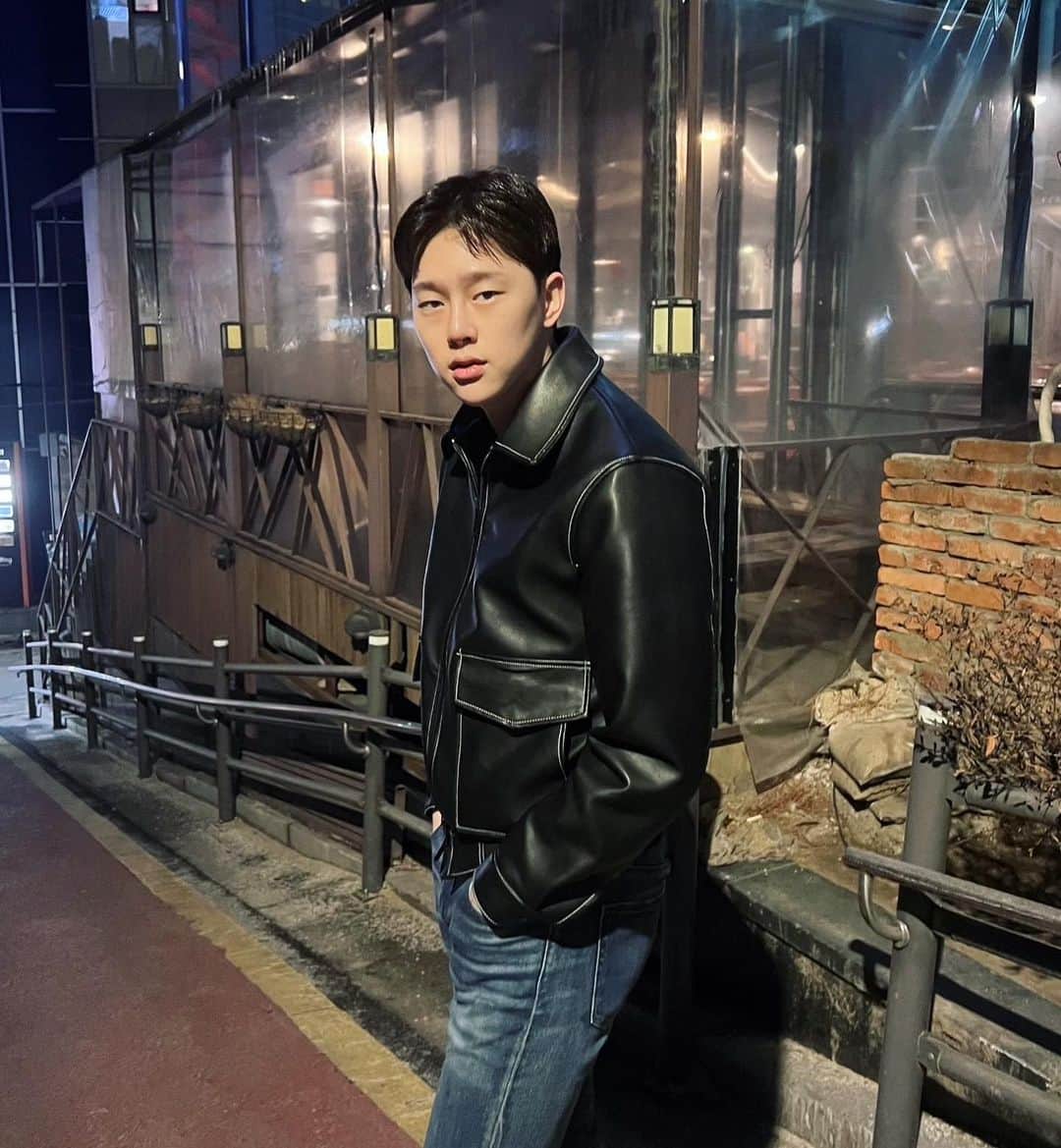 クォン・ヒョンビンさんのインスタグラム写真 - (クォン・ヒョンビンInstagram)「자켓 쵝오😍 #광고 #무신사_라퍼지스토어」1月21日 17時09分 - komurola
