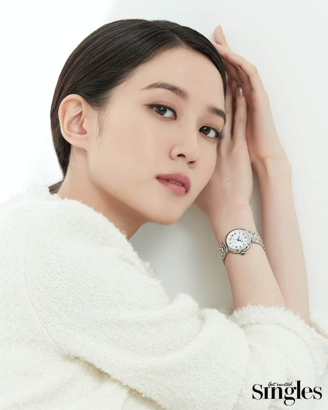 パク・ウンビンさんのインスタグラム写真 - (パク・ウンビンInstagram)「#TISSOT 💫 #티쏘 #벨리시마워치 ⌚👍 #싱글즈 #2월호 #Singles_February2022」1月21日 18時42分 - eunbining0904