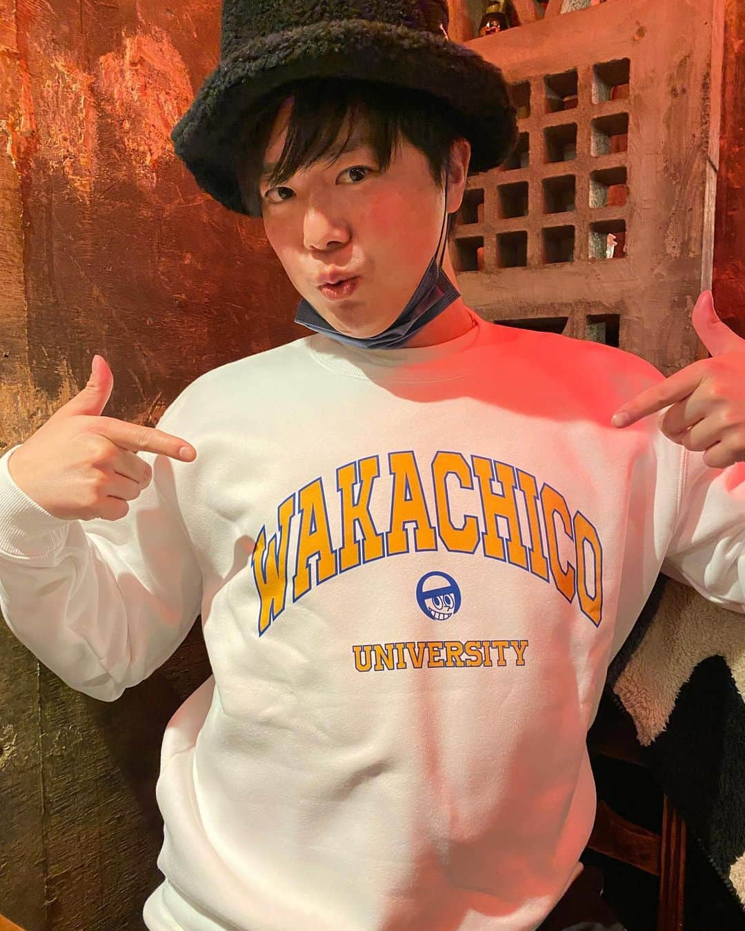 ゆってぃさんのインスタグラム写真 - (ゆってぃInstagram)「👕👕  シュウペイさんワカチコ大学入学おめでとう🏫👏  #ゆってぃ #ワカチコ #シュウペイ #ぺこぱ #wakachicouniversity #献血行けと毎度急かされる #何のことやらと思ったら2枚目のやつですね #ぺこぱタオルもらえるよって言われた #ファンだと思われてる説」1月23日 8時56分 - yutty52_yuta