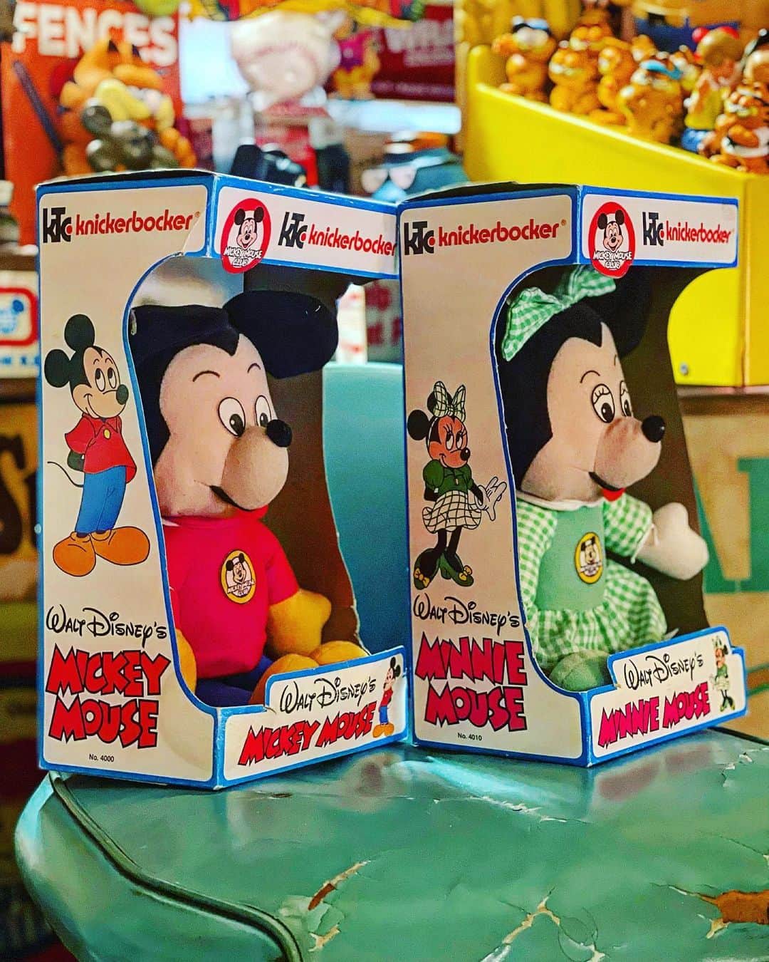 大川知英さんのインスタグラム写真 - (大川知英Instagram)「77's knickerbocker Walt Disney  Mickey Mouse Club Plush with a box このブートチックなデザインのぬいぐるみは素晴らしい🧛🏻‍♂️ 箱付きはやはりお可愛いですね👨🏾 気になってきた方は見つけたらずっぽし🚬 するしかない..upi🤡❗️ #knickerbocker#waltdisney  #mickeymouseclubhouse#plushdoll #box#77s#vintage#ブートチック #箱付き最高#気なるデザイン#ずっぽし #upi#amecajiboys#takatsubase  #アメトイ部#YouTube#captain」1月26日 9時52分 - zupposi_swamp