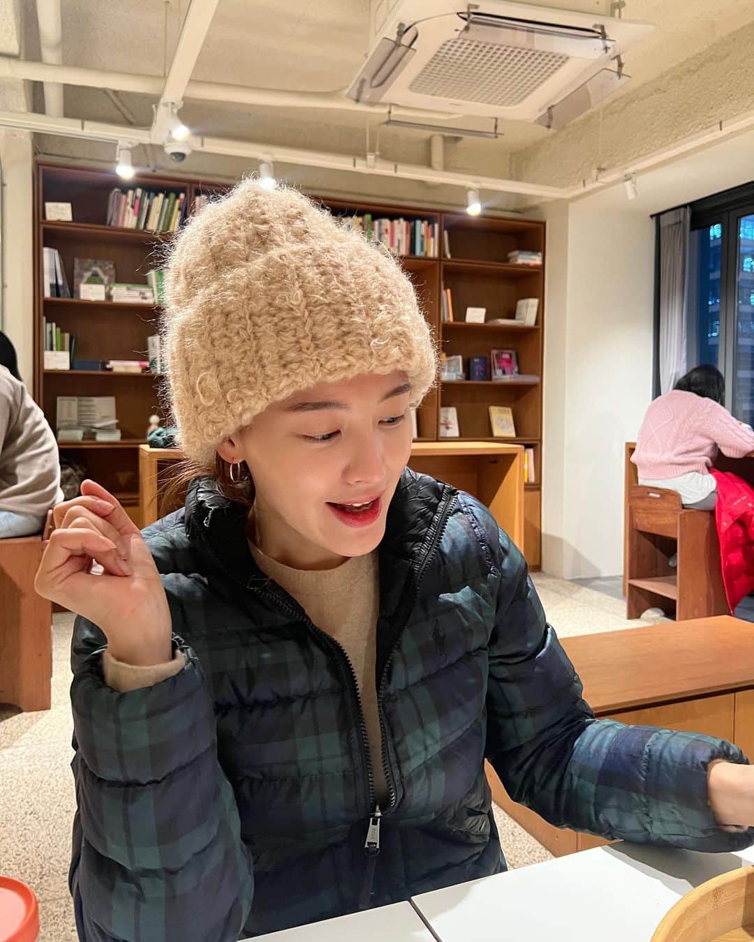 キム・ジェギョン さんのインスタグラム写真 - (キム・ジェギョン Instagram)「커피가너무맛있쟈나☕️」1月27日 23時56分 - _kimjaekyung_