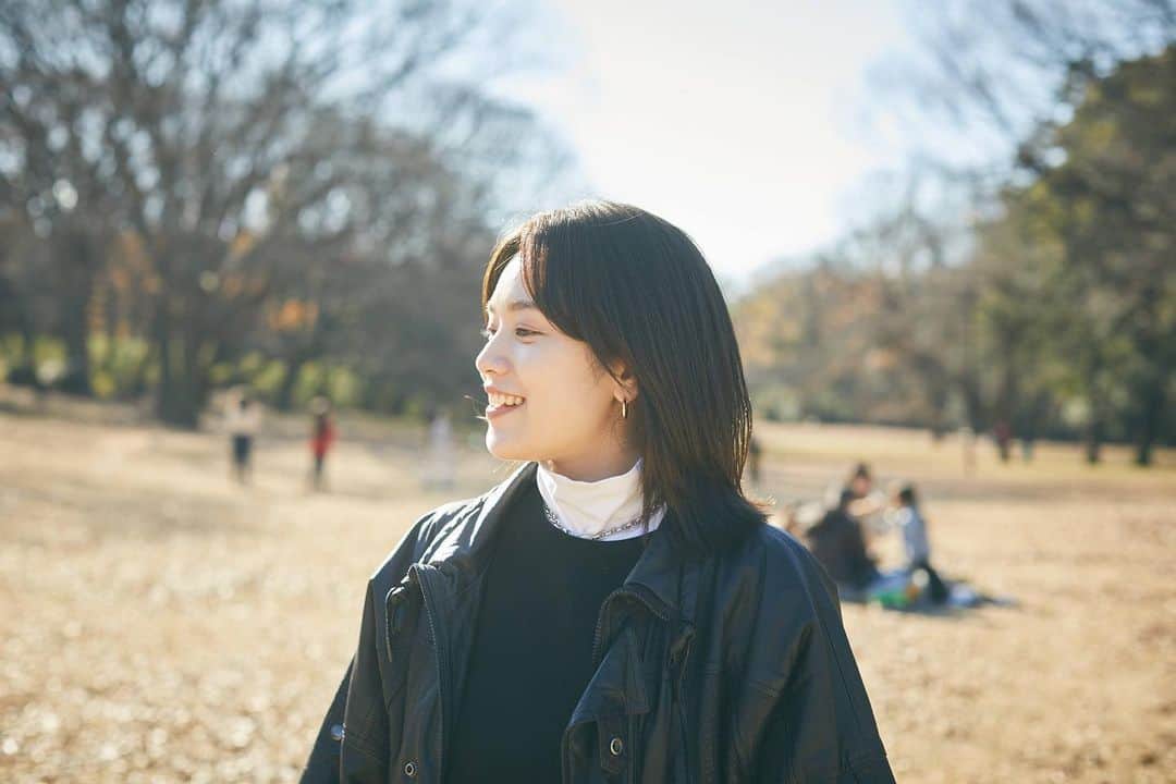 筧美和子さんのインスタグラム写真 - (筧美和子Instagram)「撮ってもらったのまだあった。公園。2022のぴーす✌︎」2月1日 21時47分 - miwakokakei