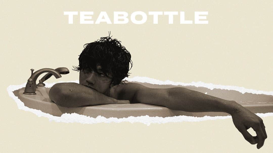 赤西仁さんのインスタグラム写真 - (赤西仁Instagram)「長期に渡る商品開発期間を経て、ついにシャンプー＆トリートメントが完成・発売となりました。 商品名は『TEABOTTLE』です。 こだわり抜いた自信作なので、ぜひお試しください。 いい香りに仕上がってます。  @teabottle_official #TEABOTTLE」2月2日 18時39分 - jinstagram_official