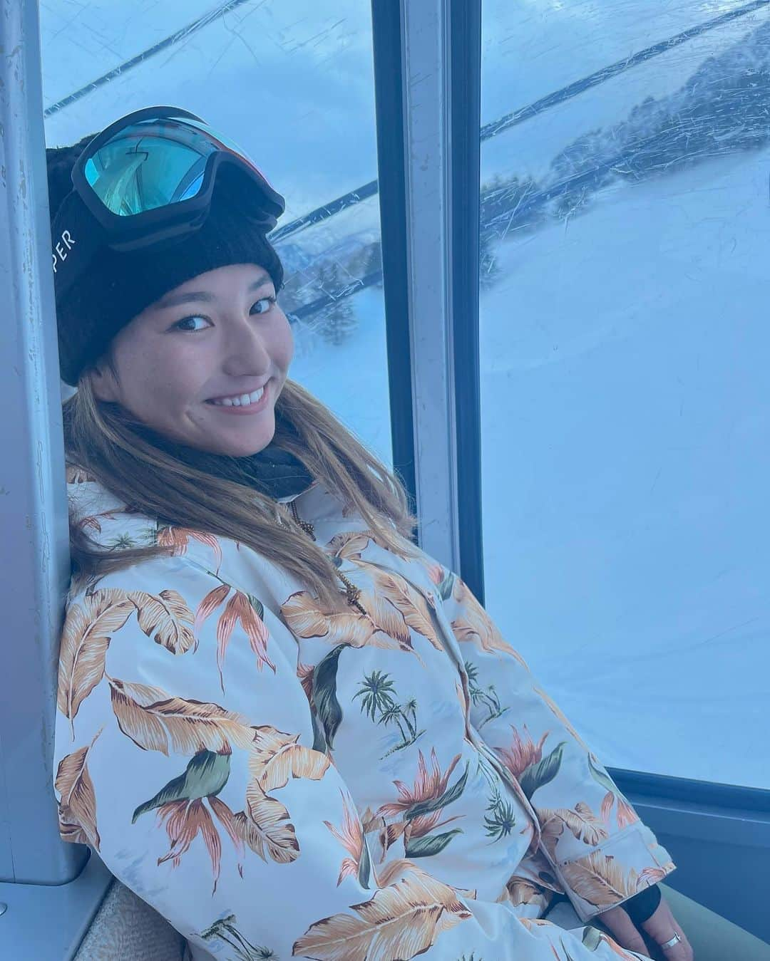 松田詩野さんのインスタグラム写真 - (松田詩野Instagram)「Trying something new today 🤍🤯🤩 It was so much fun💖  snow wear by @billabongwomens @billabongwomensjp  #苗場スキー場」2月2日 18時43分 - shinomatsuda