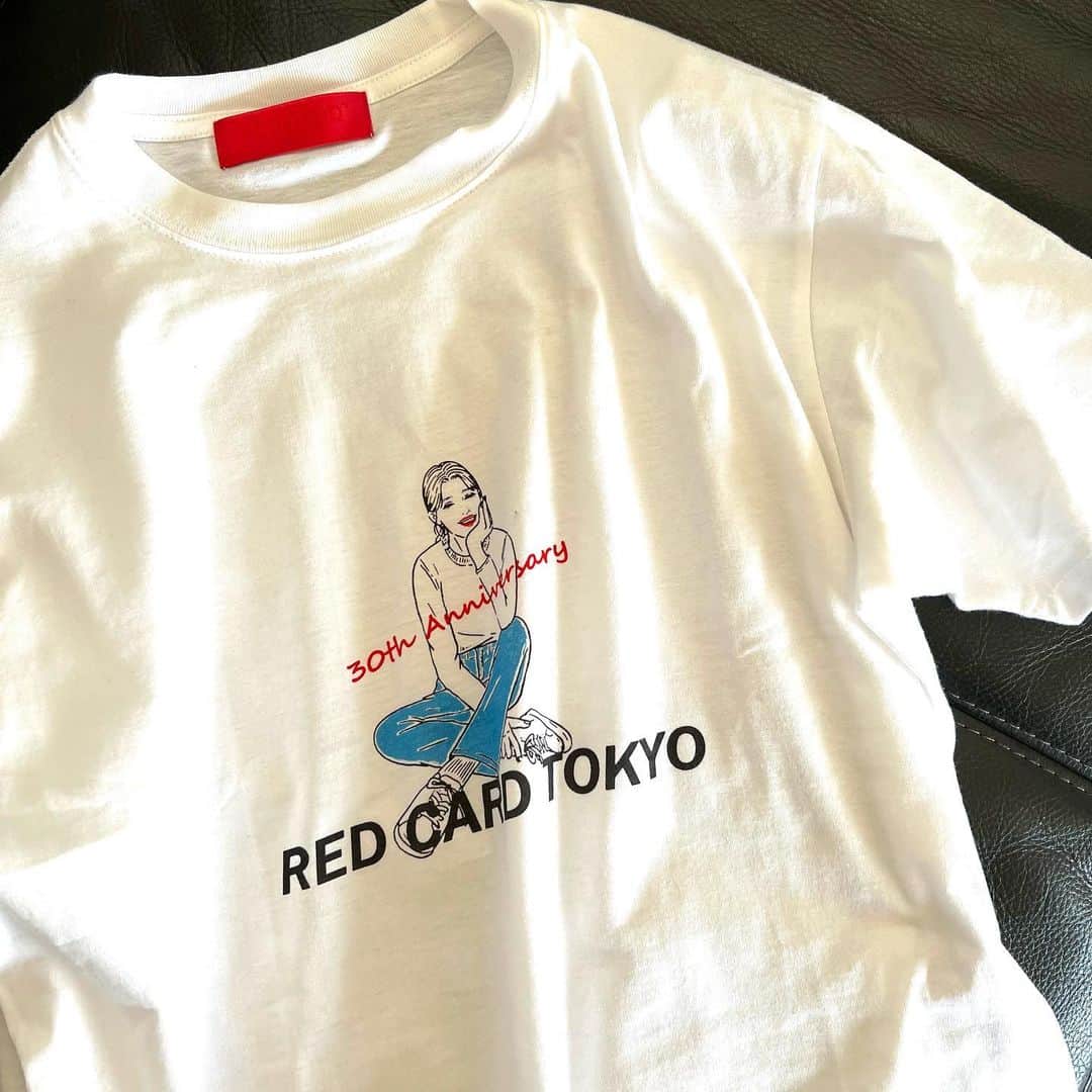 今宿麻美さんのインスタグラム写真 - (今宿麻美Instagram)「『RED CARD 』 ⚫︎30thAnniversaryデニム ⚫︎イラストノベルティTシャツ  イラスト、きゅん♡  冬は苦手だし、 早くTシャツ一枚でおでかけしたくなるね。 わくわくするね。 春が待ち遠しいね。  デニム着用サイズ 25 (ハイウエストでストレッチ入っていて伸びるし柔らかい、ノンストレス‼︎)  デニムにTシャツしか勝たん‼︎ シンプル イズ ベスト‼︎  #redcard #redcarddenim #redcardtokyo #レッドカードトーキョー #レッドカードデニム #PR @redcardtokyo」2月3日 12時25分 - imajuku0107