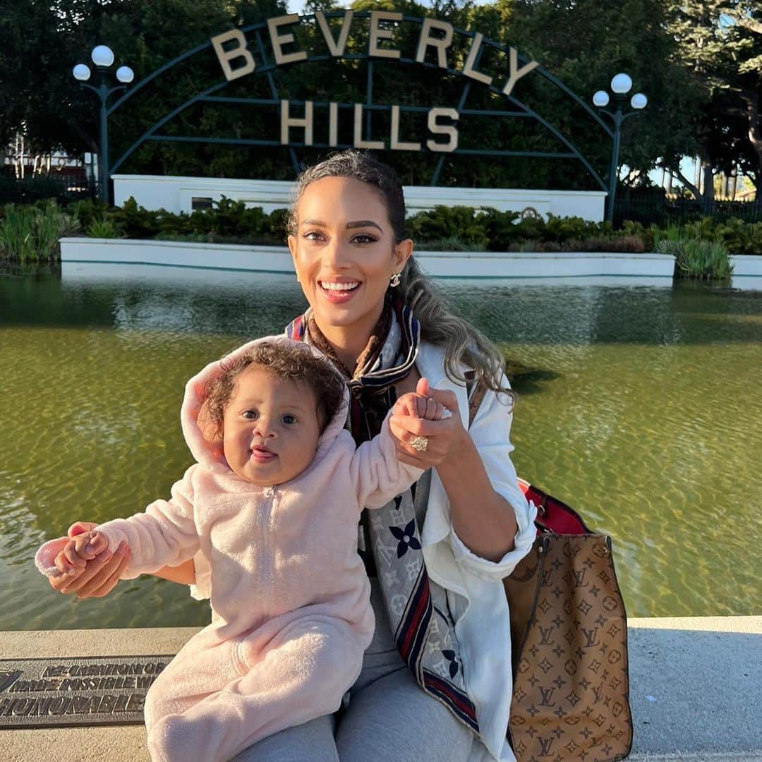 Sarah Mundoさんのインスタグラム写真 - (Sarah MundoInstagram)「Beverly Hills Bella 💕  #Beverlyhills #baby #cutebaby #LV」2月5日 7時20分 - sarah_mundo