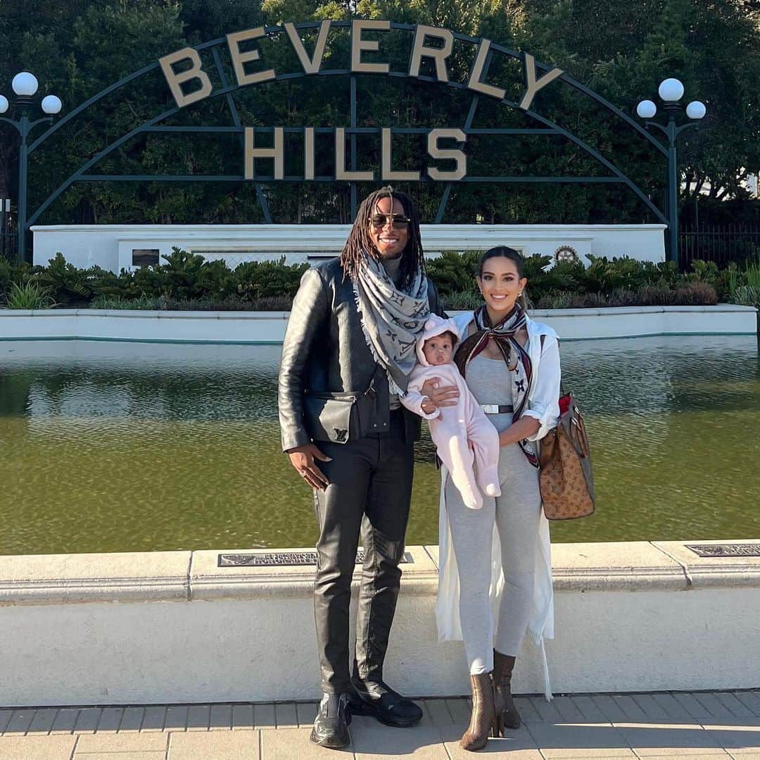 Sarah Mundoさんのインスタグラム写真 - (Sarah MundoInstagram)「Beverly Hills Bella 💕  #Beverlyhills #baby #cutebaby #LV」2月5日 7時20分 - sarah_mundo