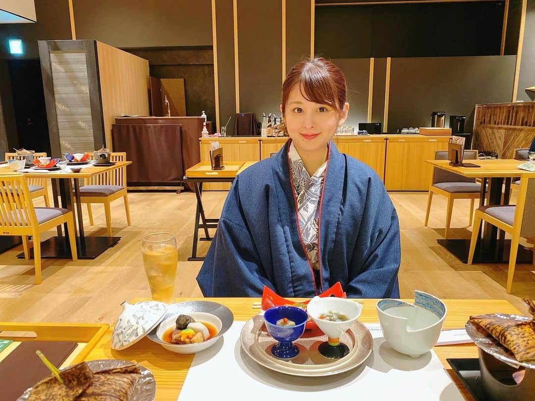 中島遥さんのインスタグラム写真 - (中島遥Instagram)「温泉入った後は、夕食🍽 コロナ対策の為に人が居ない時間帯に🙆‍♀️ 温泉のあとの食事は最高でした☺️✨ この後は、星空ツアーに行って色んな星座見て、そのあとまた温泉入りました😆✨  ゆっくりできてよかったです😆  #宮崎旅行#高千穂#熊本 #温泉#露天風呂#阿蘇#阿蘇山 #旅行#travel#宮崎県#絶景#お出かけ#宮崎グルメ #撮影#portrait#ファインダー越しの私の世界#東京カメラ部#カメラ#一眼レフ#フォロー#カメラ女子#自然#follow#japan#いいね#コメント#ありがとうございます#japanesefood」2月5日 14時07分 - haruka_nakashima