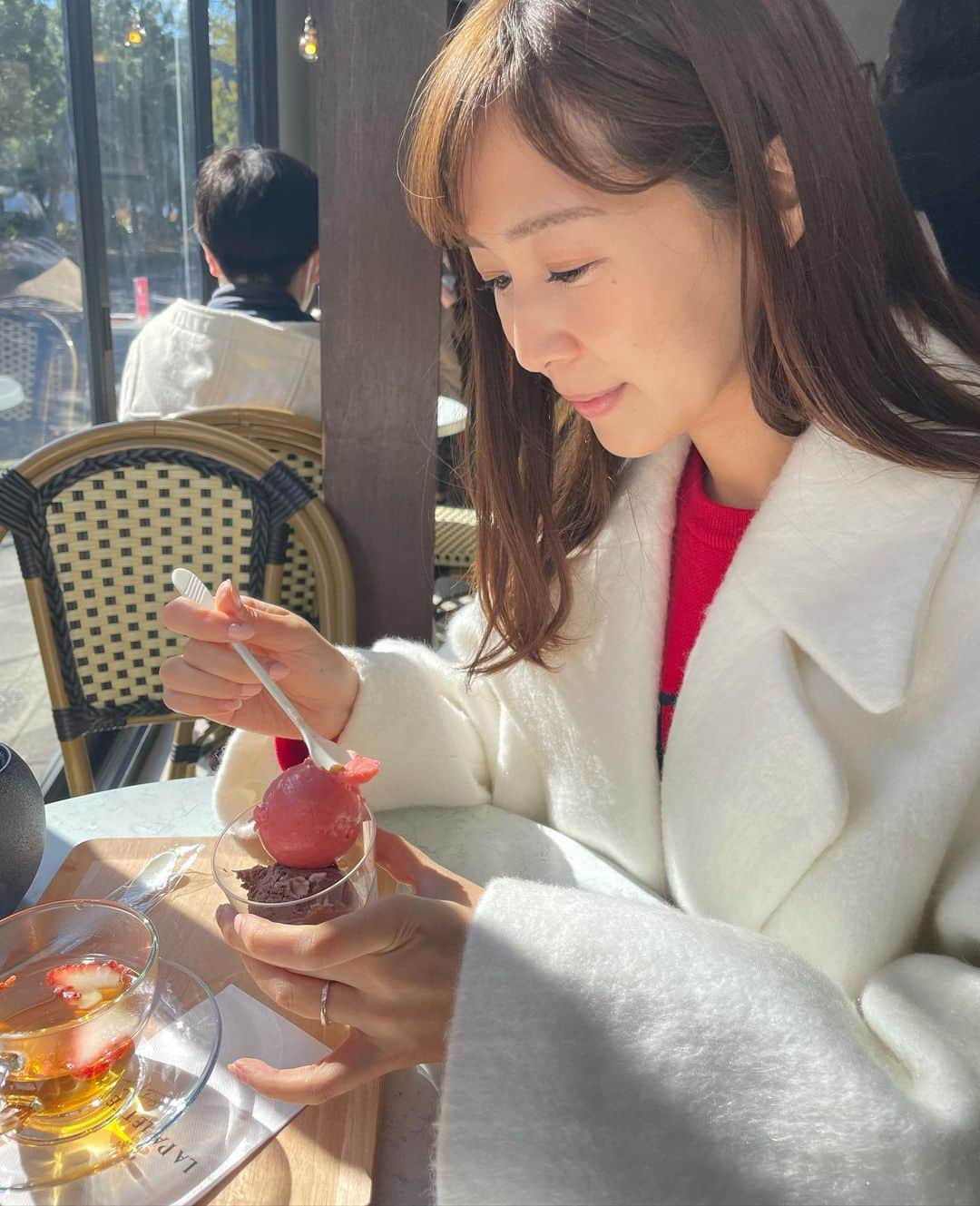 小野澤玲奈さんのインスタグラム写真 - (小野澤玲奈Instagram)「ラーメンの後 デザートにジェラート屋さんに行ったら たまたま苺しばりの苺dayだった🍓🤗  #紅ほっぺ  #紅ほっぺチョコレート #lapalette #ラパレット  #静岡 #用宗 #shizuokalife  #🍓 #いちご」2月5日 15時45分 - reina.onozawa