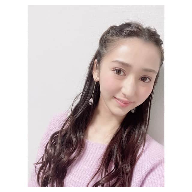 早乙女わかばさんのインスタグラム写真 - (早乙女わかばInstagram)「. またも時差投稿😂 ⁡ 花梨ちゃんの目黒でのPOP UPで見つけて、購入した素敵なピアス🎀✨ ⁡ オモコモゴモ 〝自然を想うアクセサリー〟 旅先で集めたビンテージのパーツ、地元湘南で集めた海洋プラスチック、捨てられるはずだったお花など… 「今あるもの」を掛け合わせて。 未来を作る世界で一つだけのアクセサリー ⁡ とっても素敵で一目惚れしました❤️ 光に当たるとキラキラとしていて綺麗✨ ⁡ 在団中は、長いピアスは怖くてつけれなくて💦 〝引っかかって耳がちぎれたらどうしよう〟 とか。。。 ⁡ でも今は長いピアスがお気に入り☺️🎀 髪も伸びてきたなぁ❤️ とりあえず伸ばし続けます🤣 ⁡ #オモコモゴモ #アクセサリー #ピアス」2月5日 17時45分 - s_wakaba.94