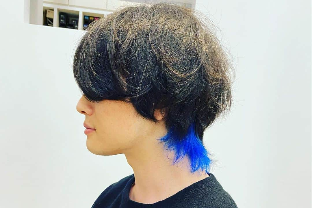 磯部寛之さんのインスタグラム写真 - (磯部寛之Instagram)「Thank you so much Fukuoka!! Changed my hair color into blue. Hiro 福岡ありがとう！！最高の年明け一発目になりました。ライブで気づいた方も少しいるかもですが、髪の毛青にしました。ひろ #alexandros #live #fukuokamusicfes #fukuoka #福岡  photo : 西槇太一 (@nishimakitaichi)」2月5日 21時54分 - hiro_isobe_alexandros