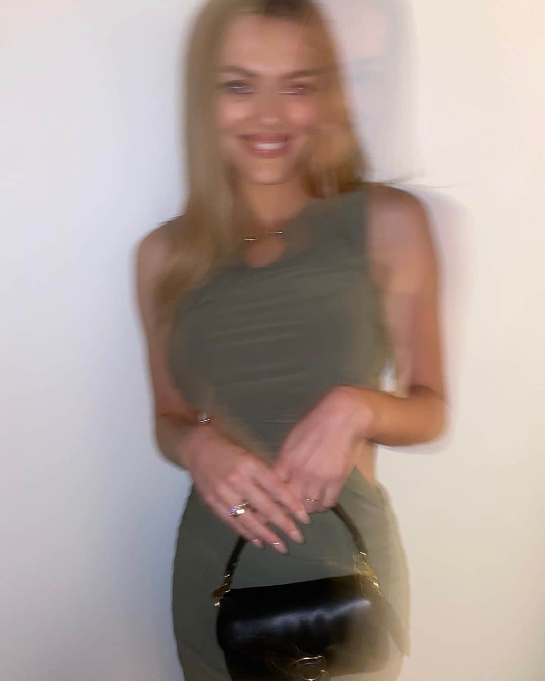 ブレッヒェ・ハイネンさんのインスタグラム写真 - (ブレッヒェ・ハイネンInstagram)「dressed up and got out of the house for a change 🙆🏼‍♀️」2月6日 14時53分 - bregjeheinen