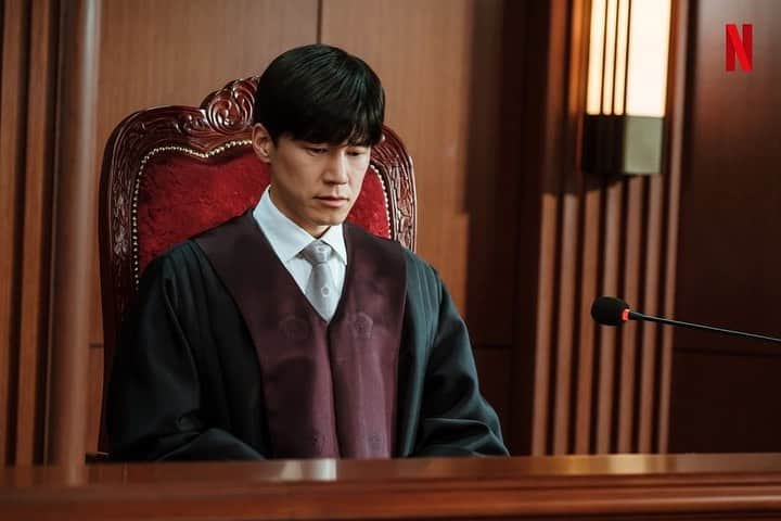 キム・ヘスさんのインスタグラム写真 - (キム・ヘスInstagram)「⏳👩🏻‍⚖️2월25일👍🏻🔥  Repost & ©️®️➡️• @netflixkr 네 명의 판사 그리고 네 개의 시선.   각기 다른 주관과 신념을 가진 <소년심판> 판사들이 2월 25일 찾아옵니다.  #소년심판 #JuvenileJustice #김혜수 #KimHyeSoo @hs_kim_95 #김무열 #KimMooYeol #이성민 #LeeSungMin #이정은 #LeeJungEun #넷플릭스 #Netflix  #김혜수 #KimHyeSoo #갓혜수 #lovehyesoo #金憓秀 #金惠秀」2月7日 16時28分 - kimhyesoo_signal