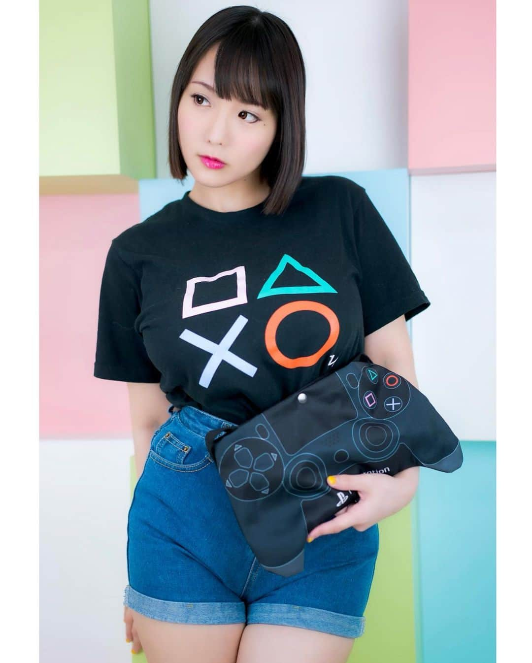 澁谷果歩さんのインスタグラム写真 - (澁谷果歩Instagram)「Love the console🎮  プレステすきぃぃぃ〜」2月8日 18時21分 - shibukaho