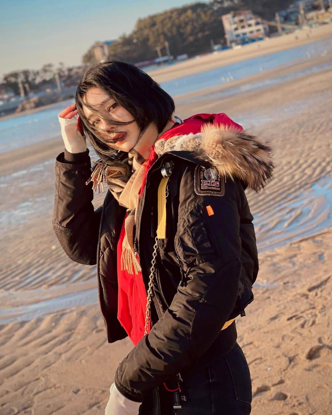 Han Ga Eunさんのインスタグラム写真 - (Han Ga EunInstagram)「날씨도 많이 풀렸는데 겨울바다 다들 가보세요 🌊」2月9日 14時47分 - gaeungbebe