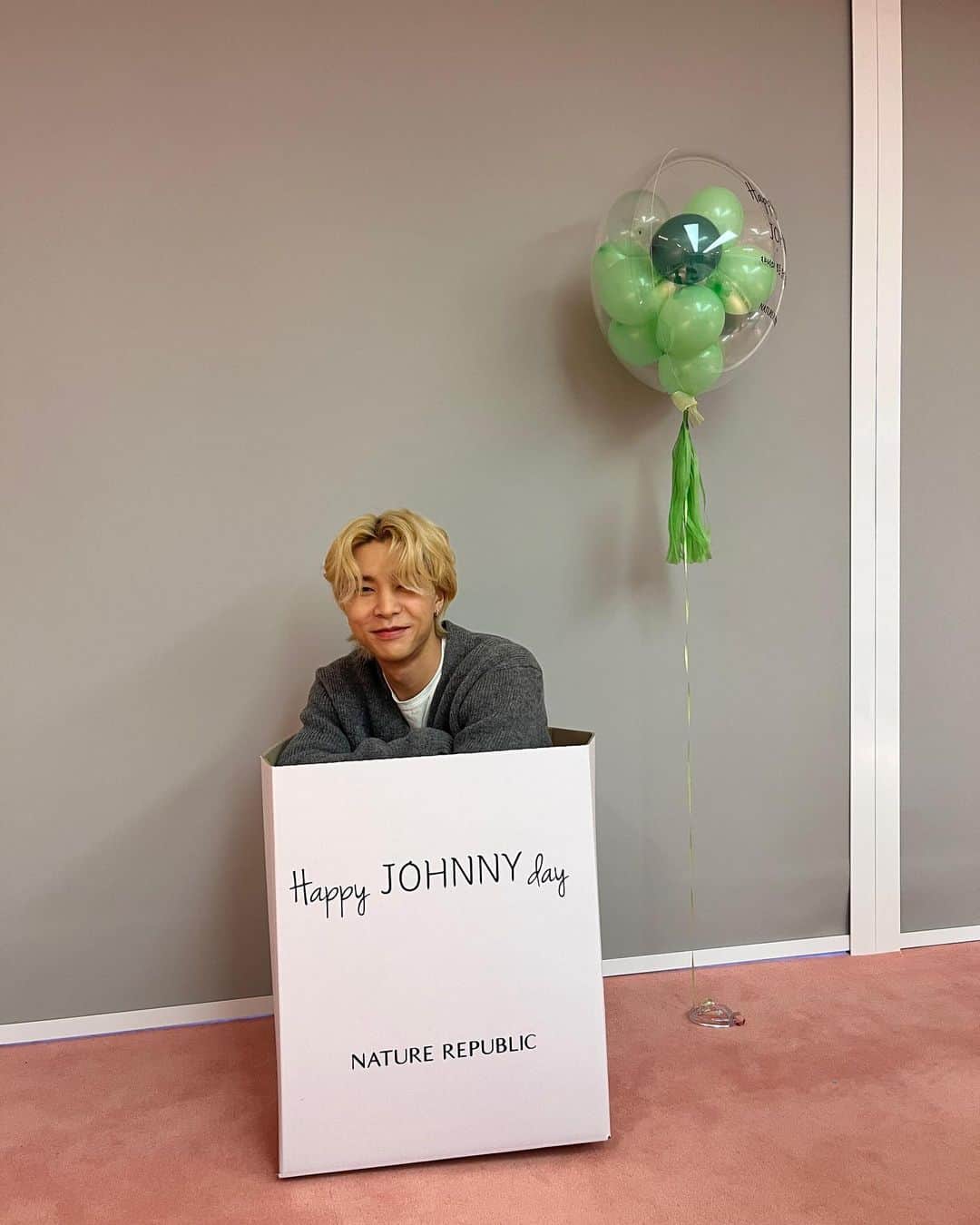 ジャニーさんのインスタグラム写真 - (ジャニーInstagram)「27🎉」2月9日 17時46分 - johnnyjsuh