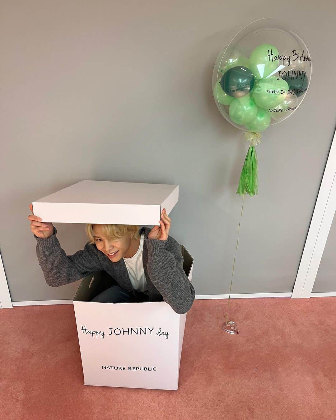 ジャニーさんのインスタグラム写真 - (ジャニーInstagram)「27🎉」2月9日 17時46分 - johnnyjsuh