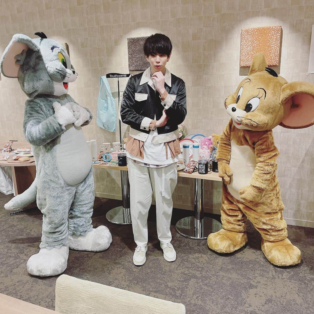 はじめしゃちょーさんのインスタグラム写真 - (はじめしゃちょーInstagram)「トムとジェリー😸🐭」2月10日 15時05分 - hajimesyachodesu