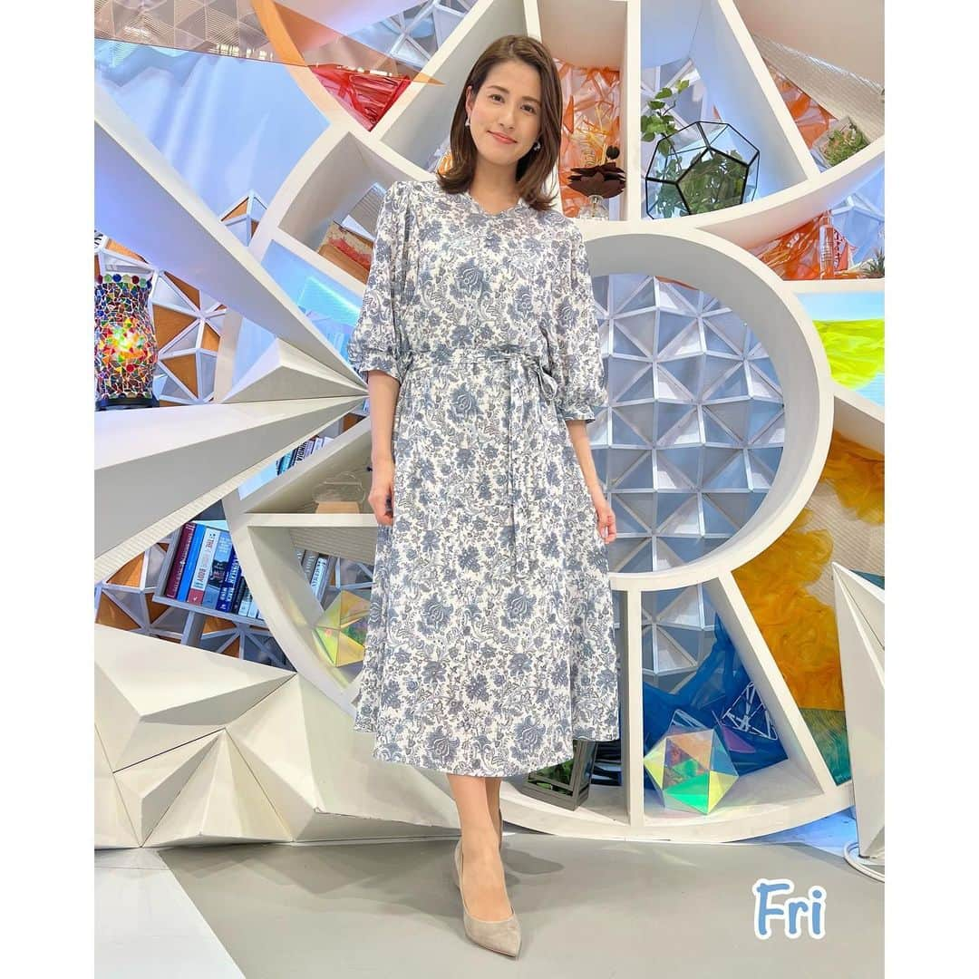 永島優美さんのインスタグラム写真 - (永島優美Instagram)「* 👗Weekly Coordinate（2/7-）👠 * 先週の衣装です！  ポーズはトップスのフリルをあらわしてみたのですが… 伝わりますか😂？笑  - - - - - - - - - - - - - - - - - - - - - - - 👗#weeklyコーデ （Mon＆Tue ▶︎ Wed＆Thu ▶︎ Fri） #coordinate #めざまし8」2月13日 21時17分 - yuumi_nagashima