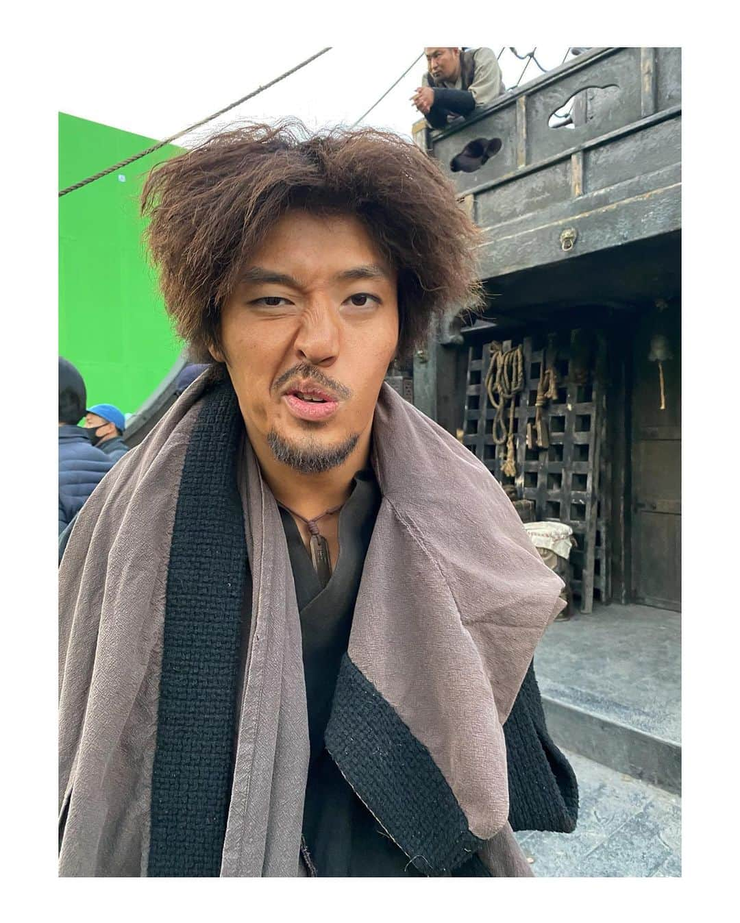 ハン・ヒョジュさんのインスタグラム写真 - (ハン・ヒョジュInstagram)「해적 사진첩을 열어보자 -2-  #해적도깨비깃발 #thepirates 2 🏴‍☠️✨」2月14日 10時47分 - hanhyojoo222