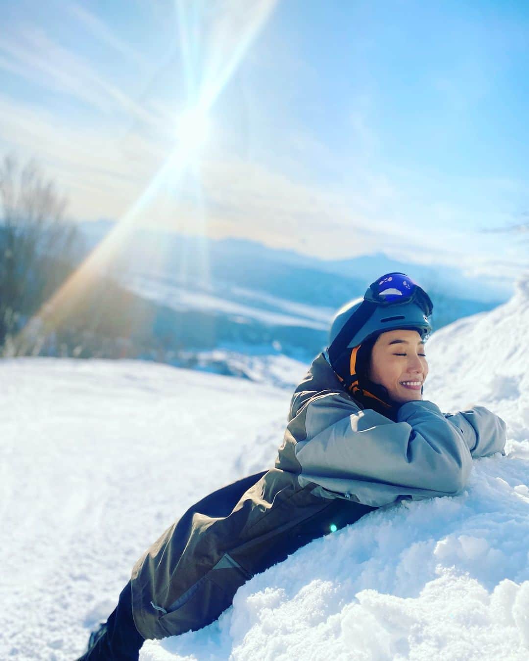 藤井アルダさんのインスタグラム写真 - (藤井アルダInstagram)「大人になってもずっと修学旅行的な旅をしたい！  人間が好きなのです❤️😂  あぁ〜楽しかった☃️  #snowboarding #nature #スノボ  #野沢温泉スキー場 #斑尾高原スキー場」2月14日 18時17分 - akemi_rafaela