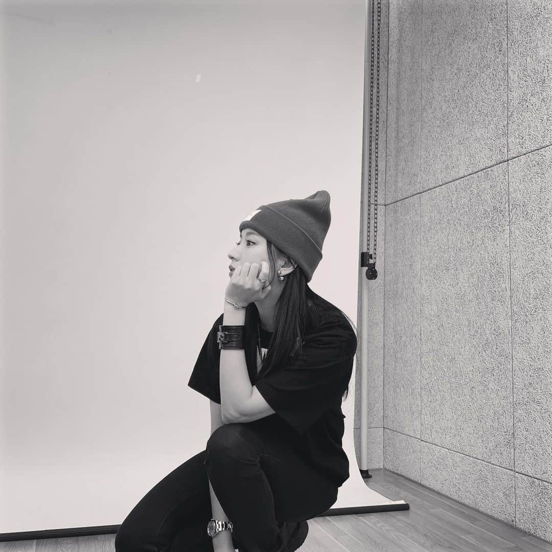 ハン・ヒョジュさんのインスタグラム写真 - (ハン・ヒョジュInstagram)「❤️🖤」2月15日 14時00分 - hanhyojoo222