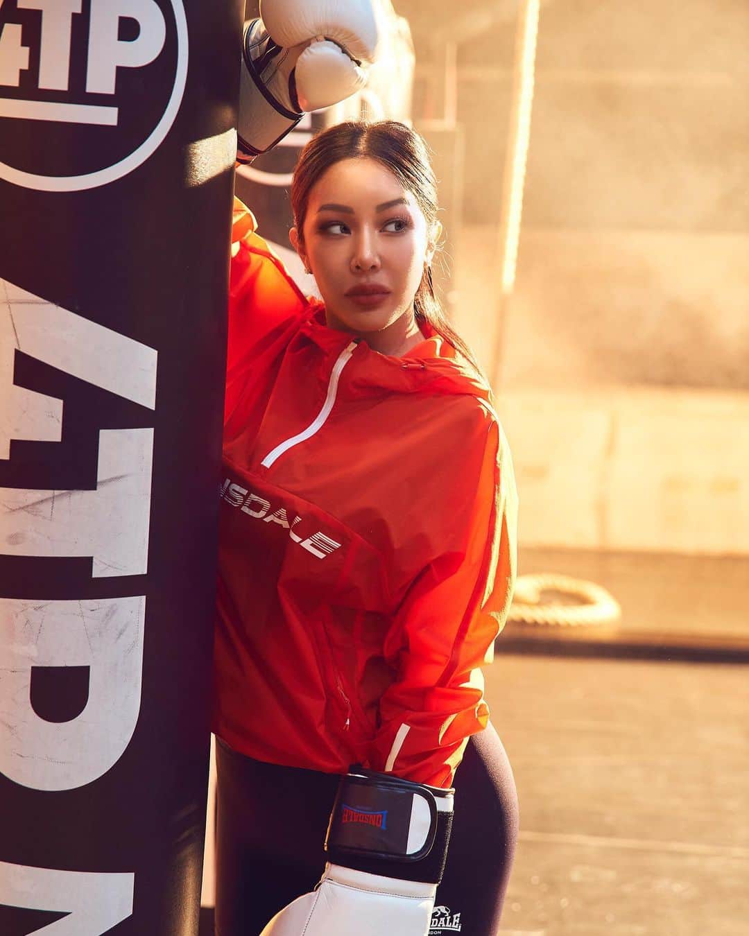 Jessiさんのインスタグラム写真 - (JessiInstagram)「We fight hard… but love even harder. Happy Valentine’s Day.. Miss you D ❤️  @lonsdale_korea」2月15日 22時32分 - jessicah_o